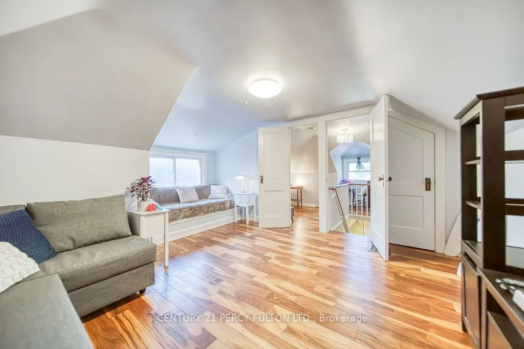 101 Roxborough Avenue