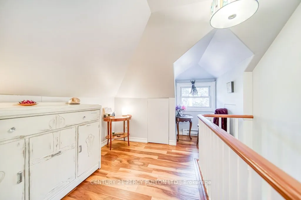 101 Roxborough Avenue