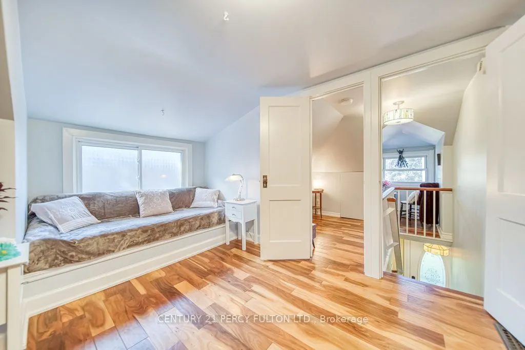 101 Roxborough Avenue