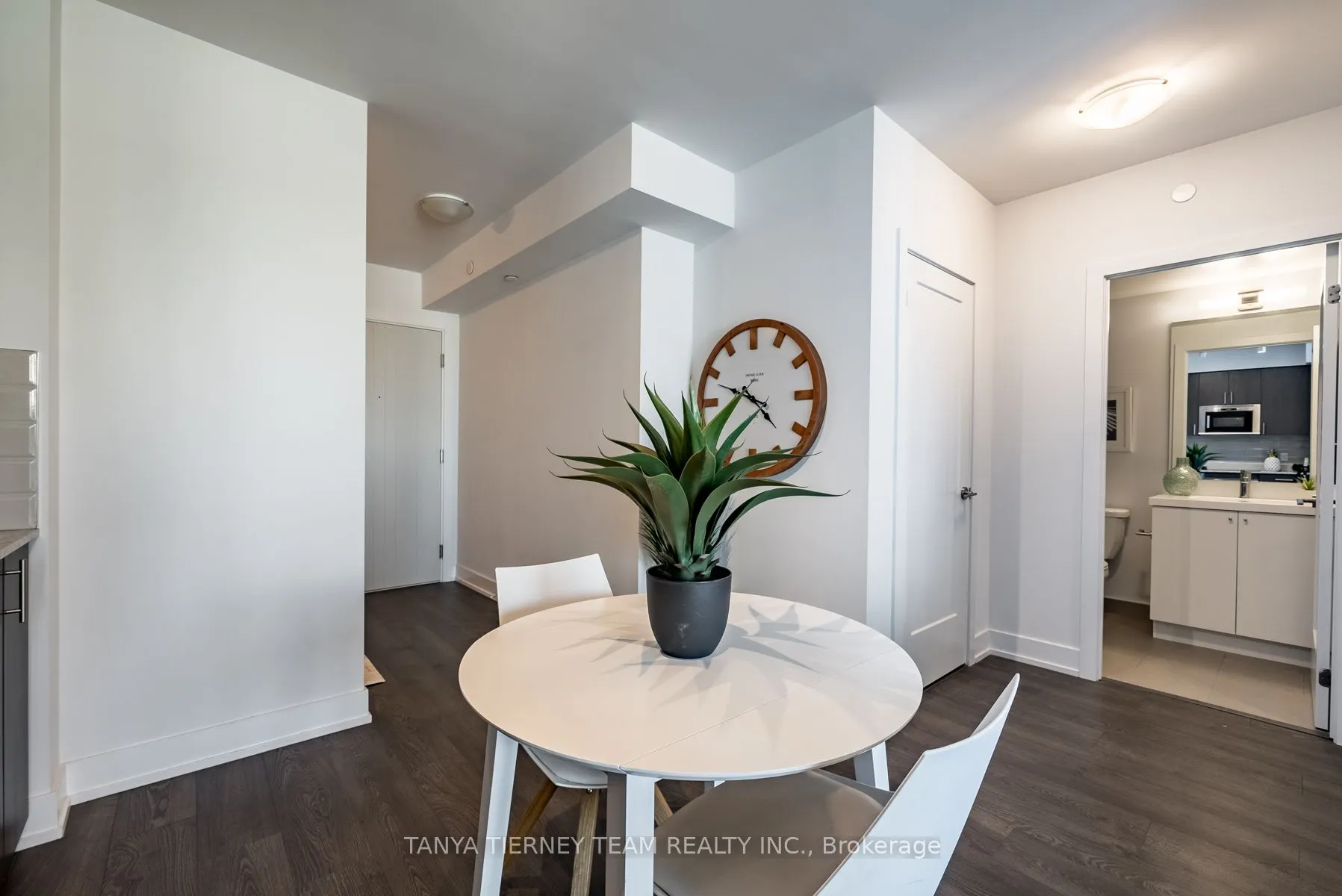 2550 Simcoe Street N, #1812