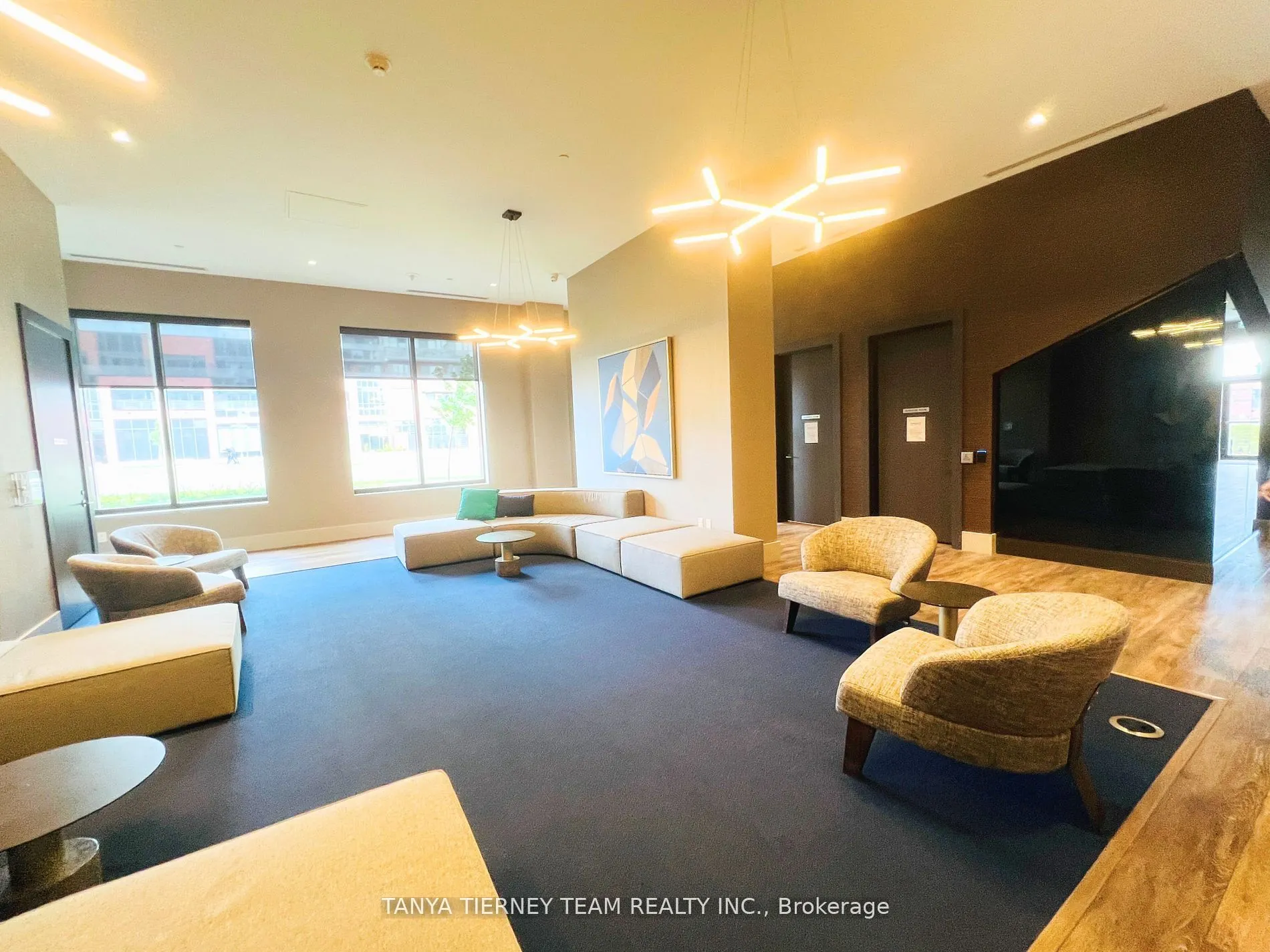 2550 Simcoe Street N, #1812