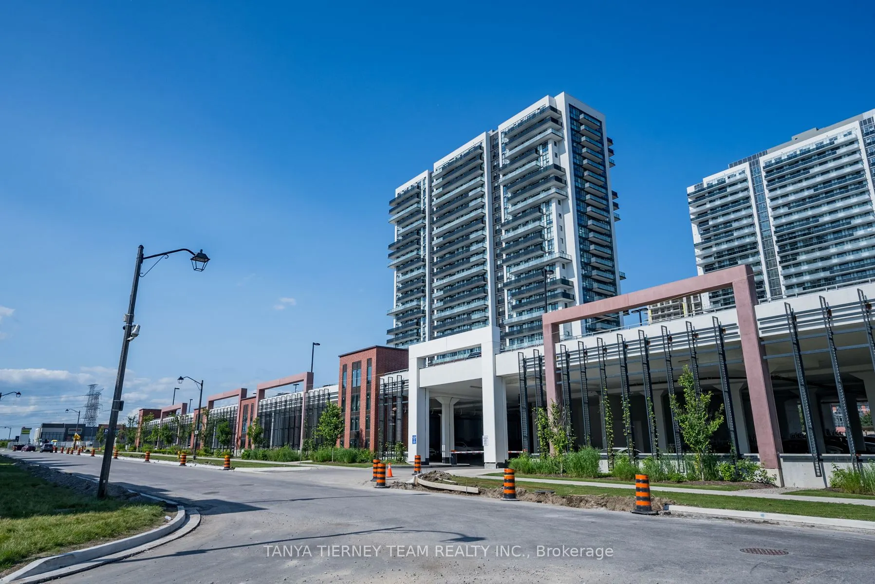 2550 Simcoe Street N, #1812