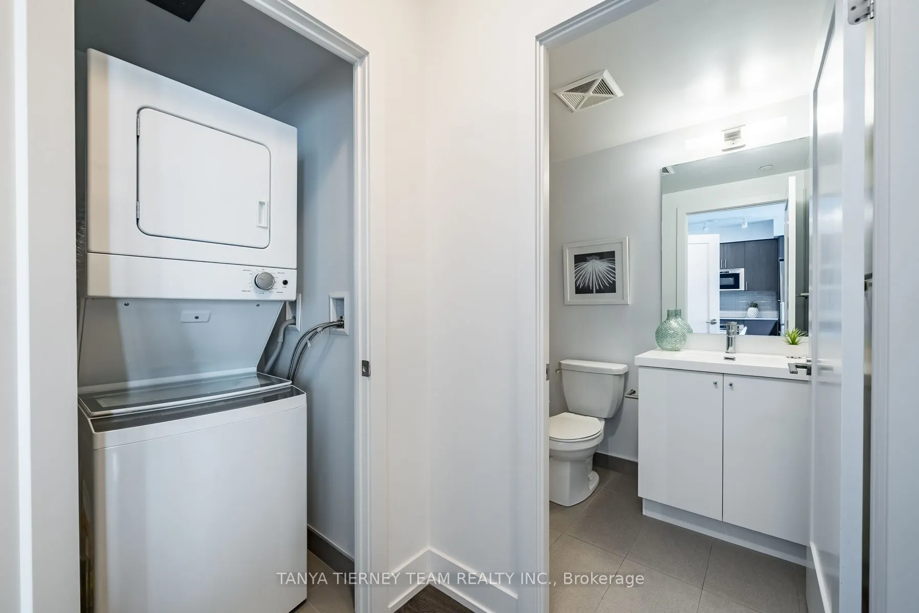 2550 Simcoe Street N, #1812