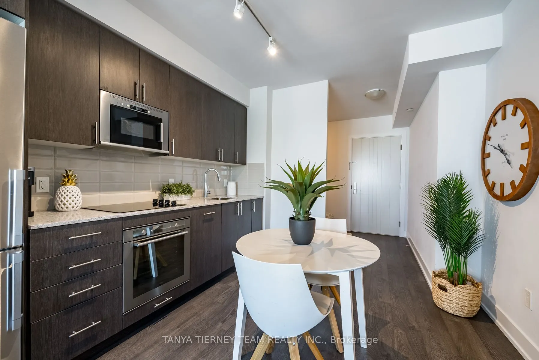 2550 Simcoe Street N, #1812