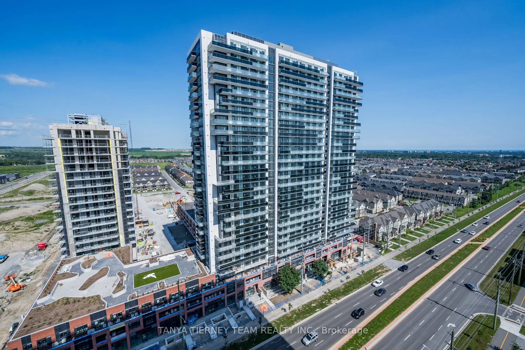 2550 Simcoe Street N, #1812