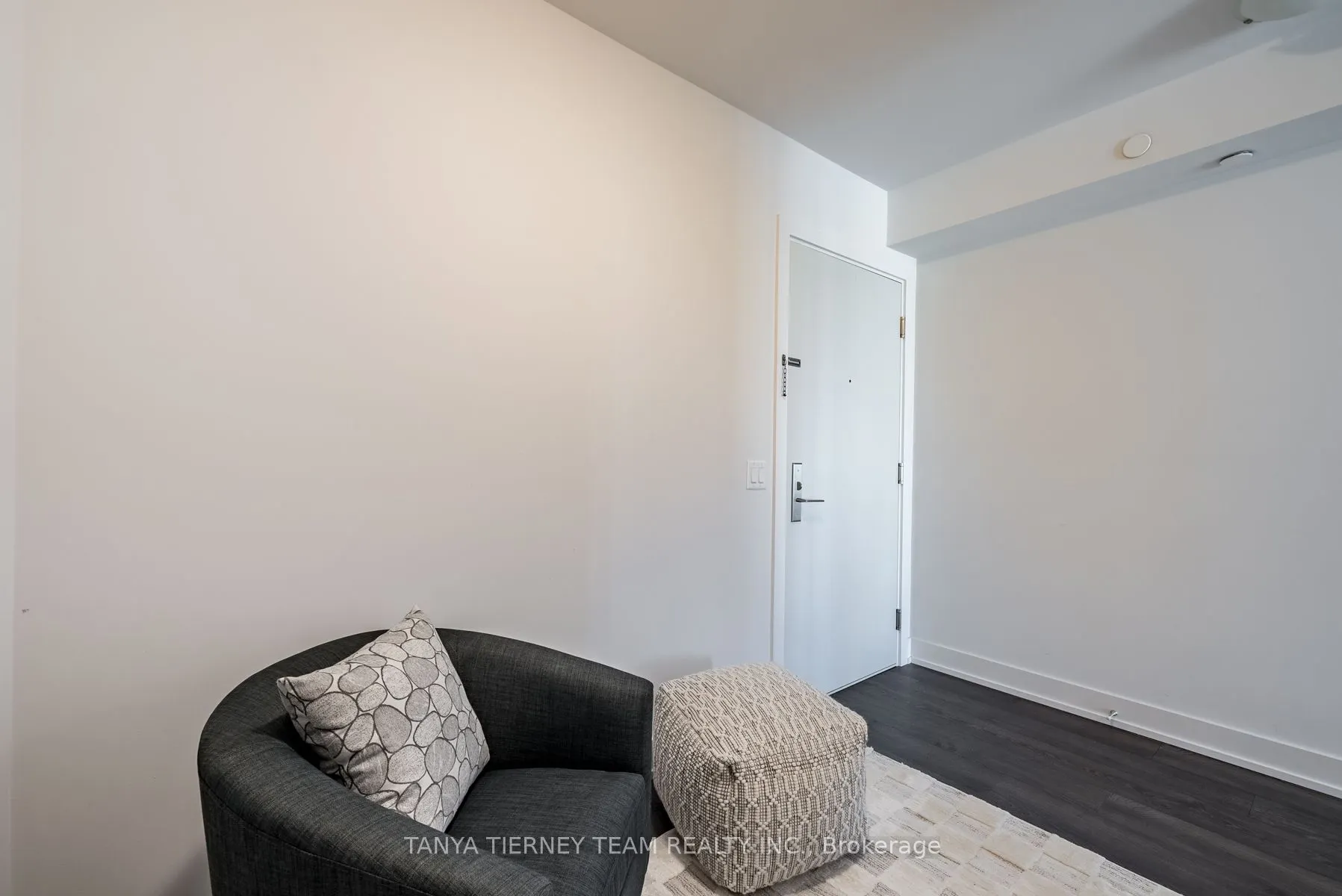 2550 Simcoe Street N, #1812