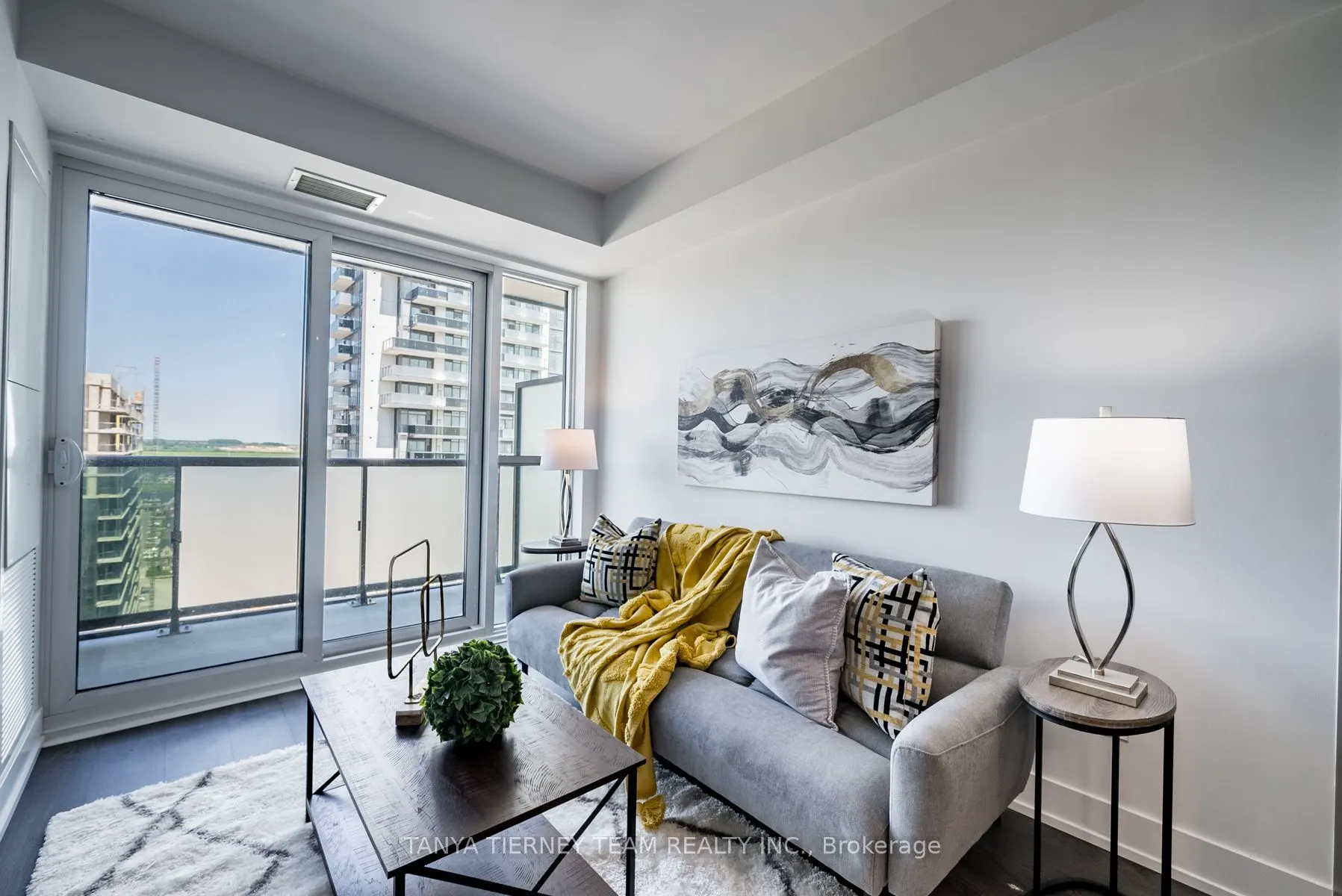 2550 Simcoe Street N, #1812