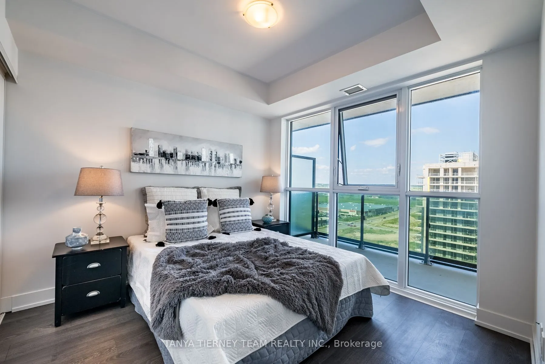 2550 Simcoe Street N, #1812