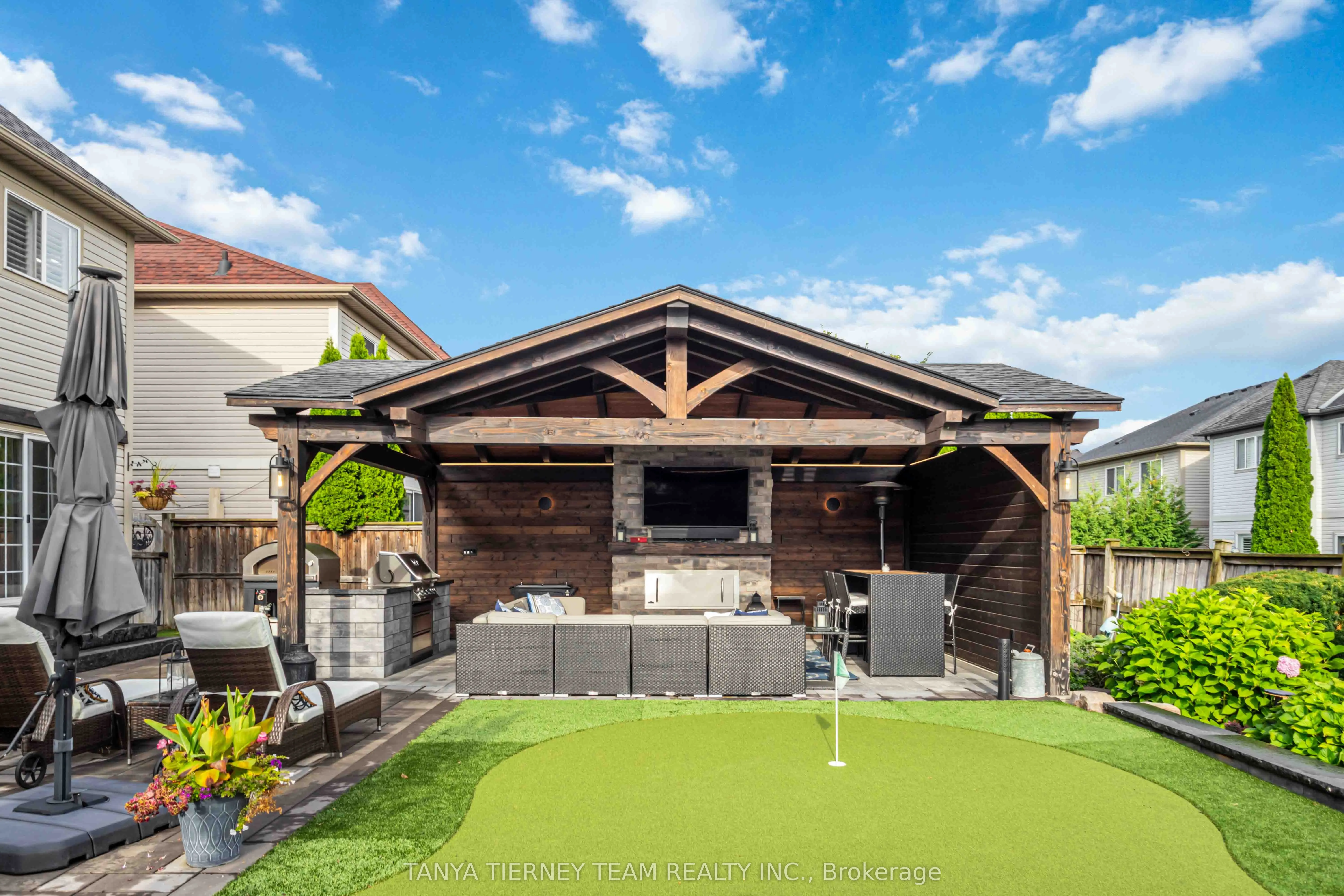 11 Claridge Crescent
