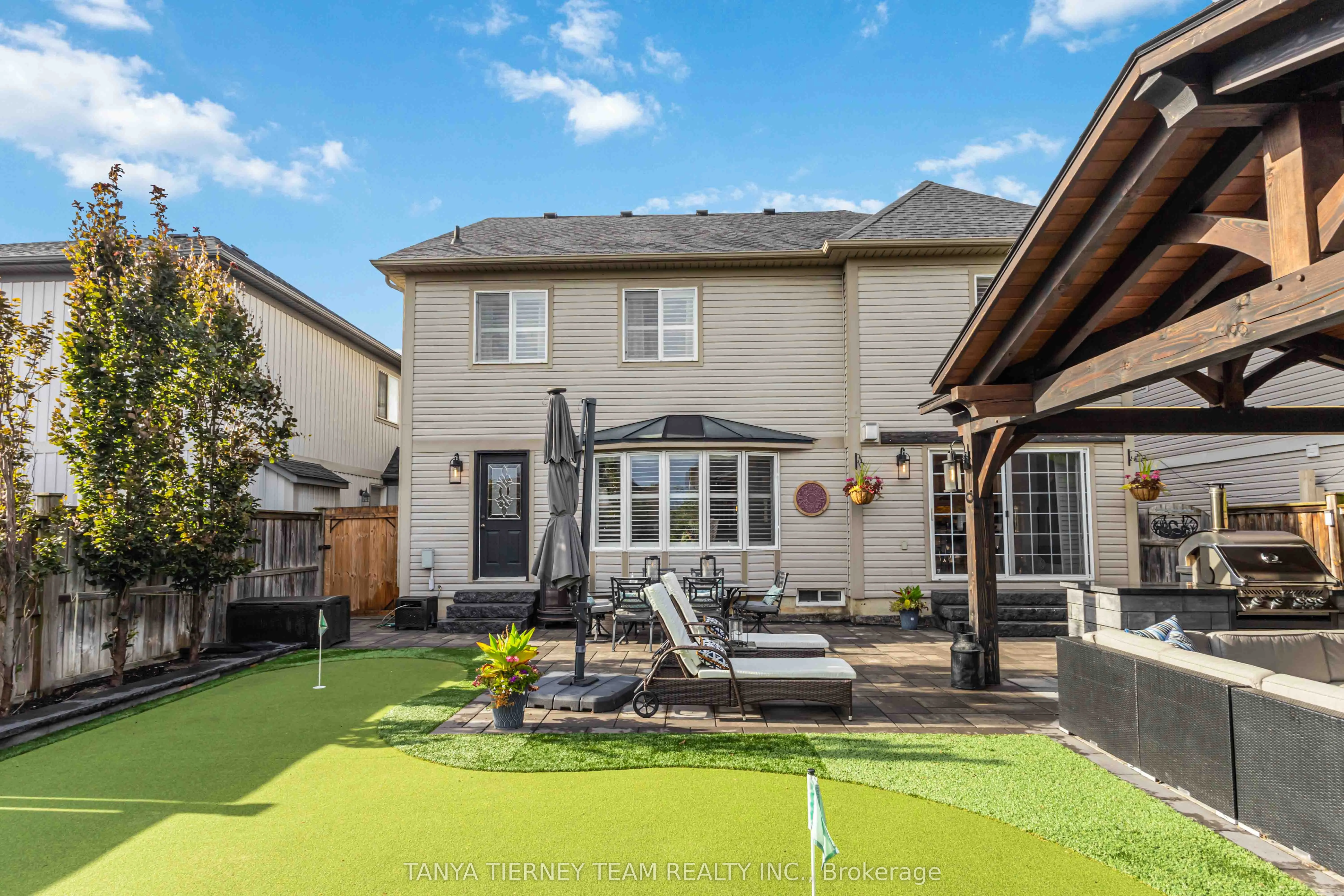 11 Claridge Crescent