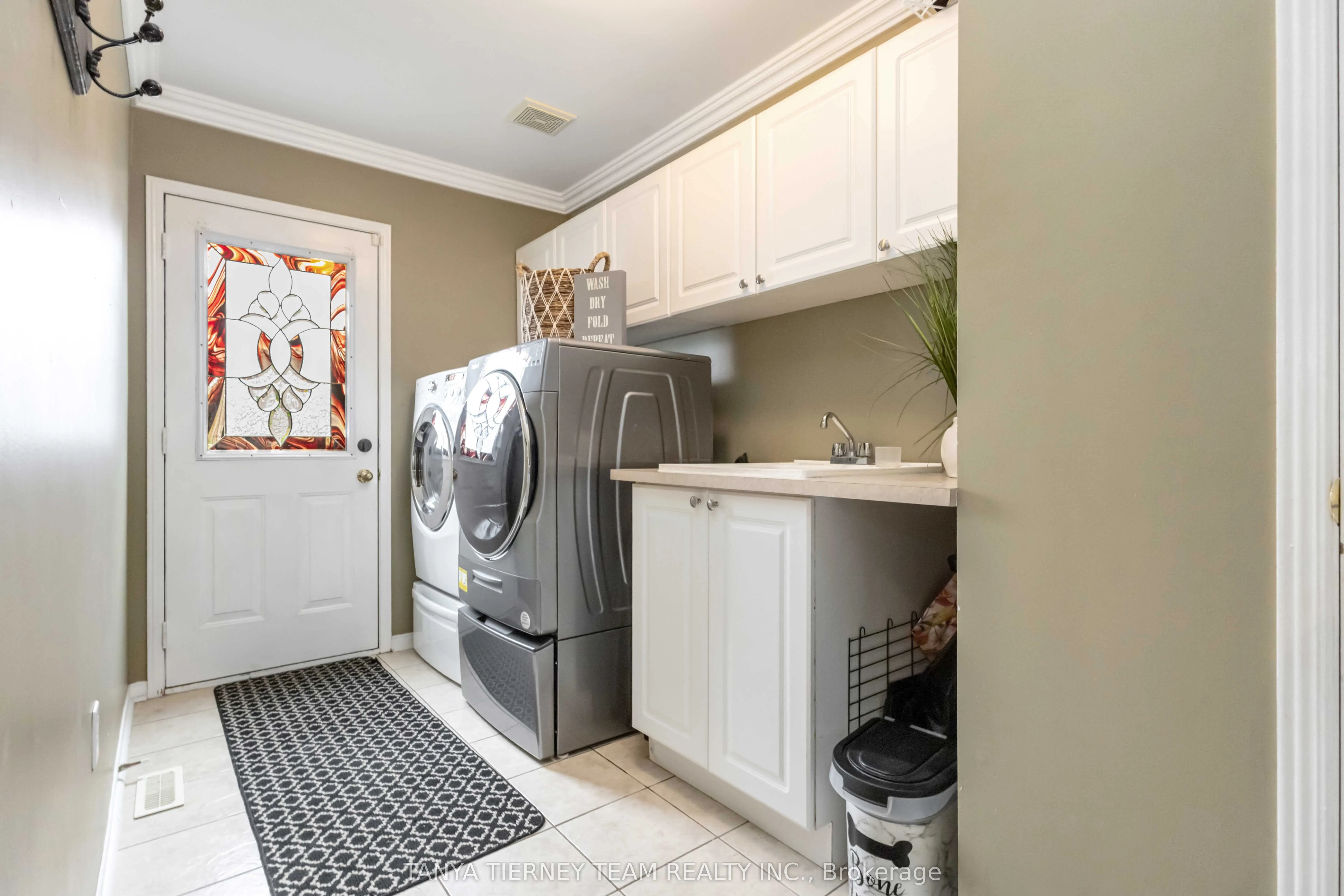 11 Claridge Crescent
