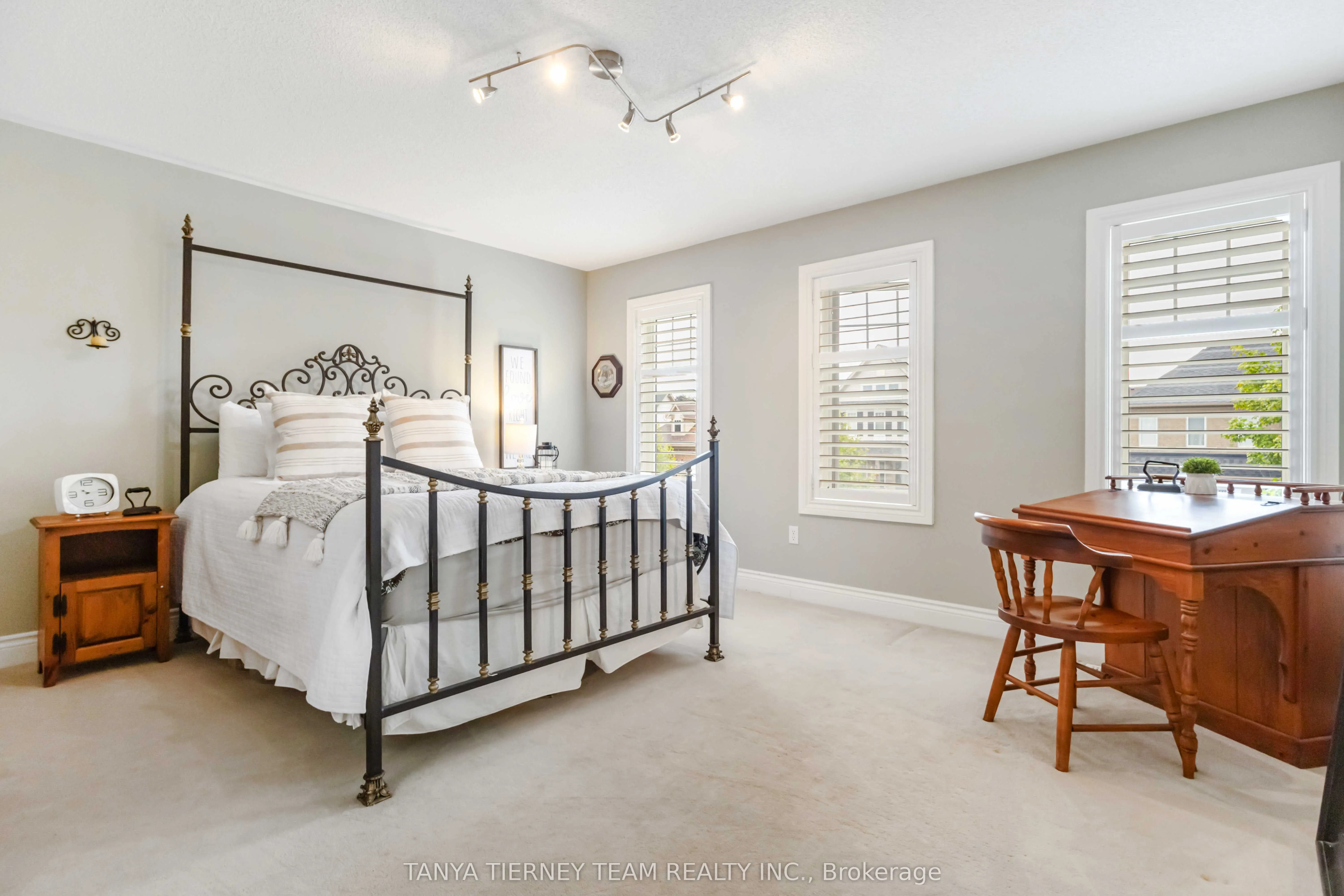 11 Claridge Crescent