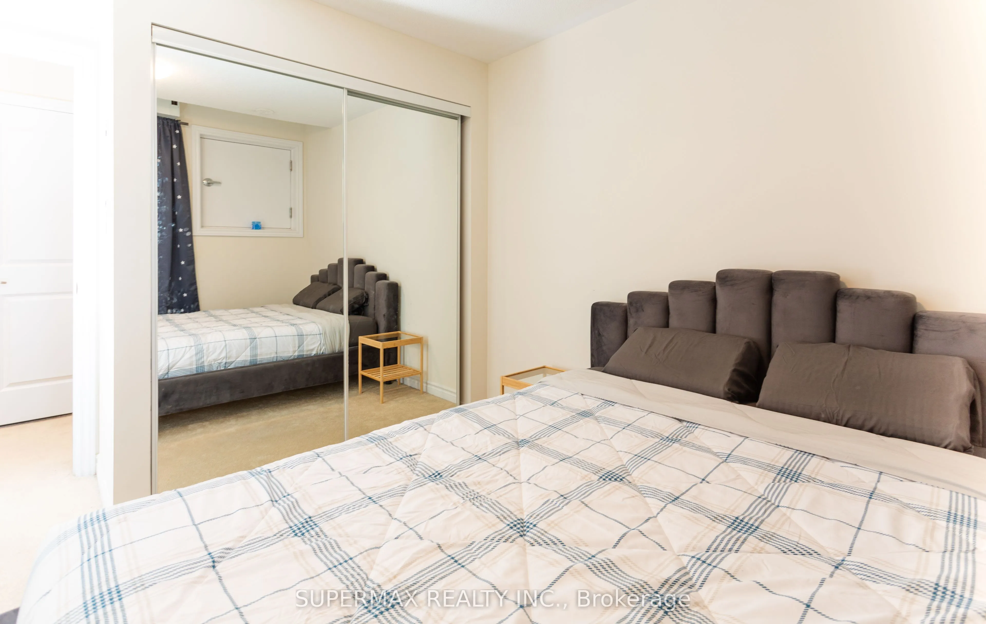 470 Beresford Path, #10