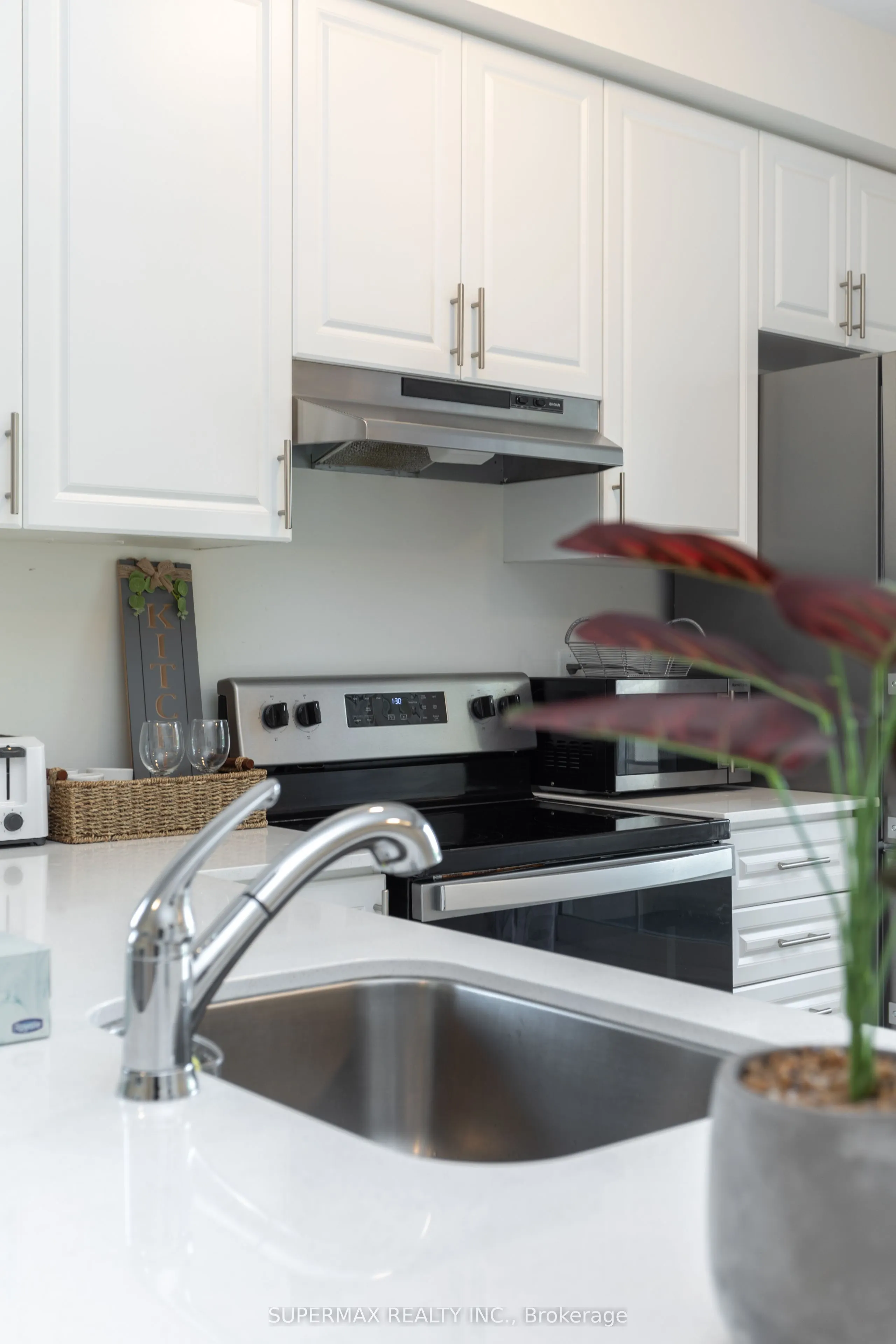 470 Beresford Path, #10