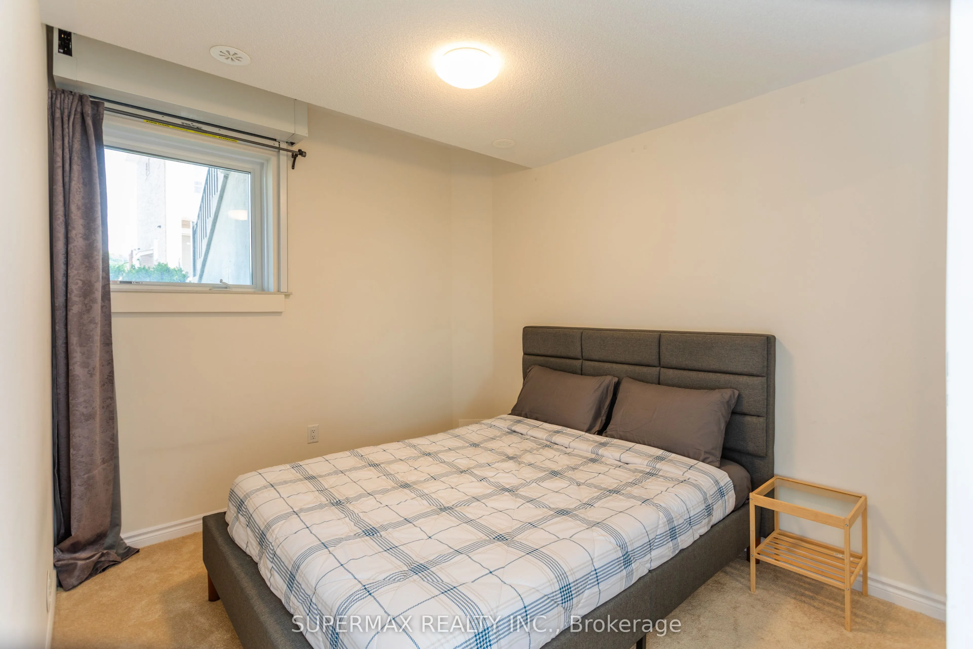 470 Beresford Path, #10