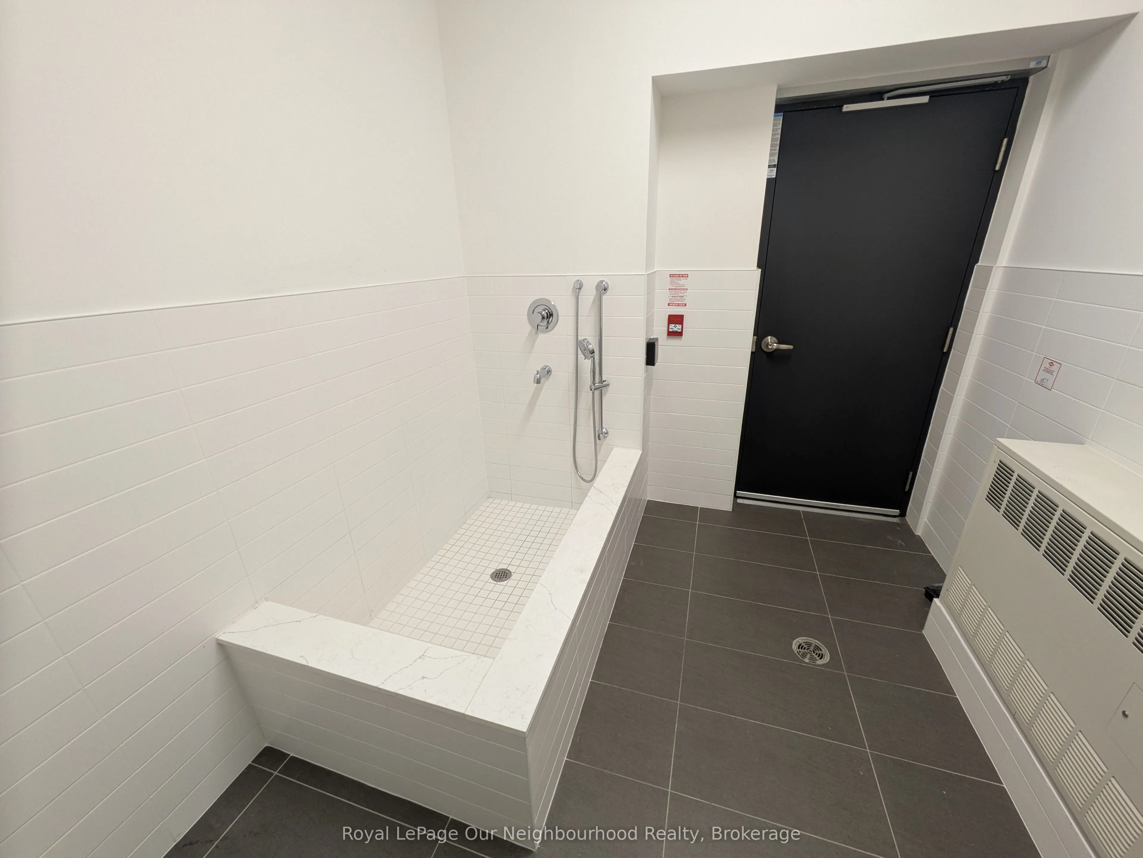 1350 Ellesmere Road, #211