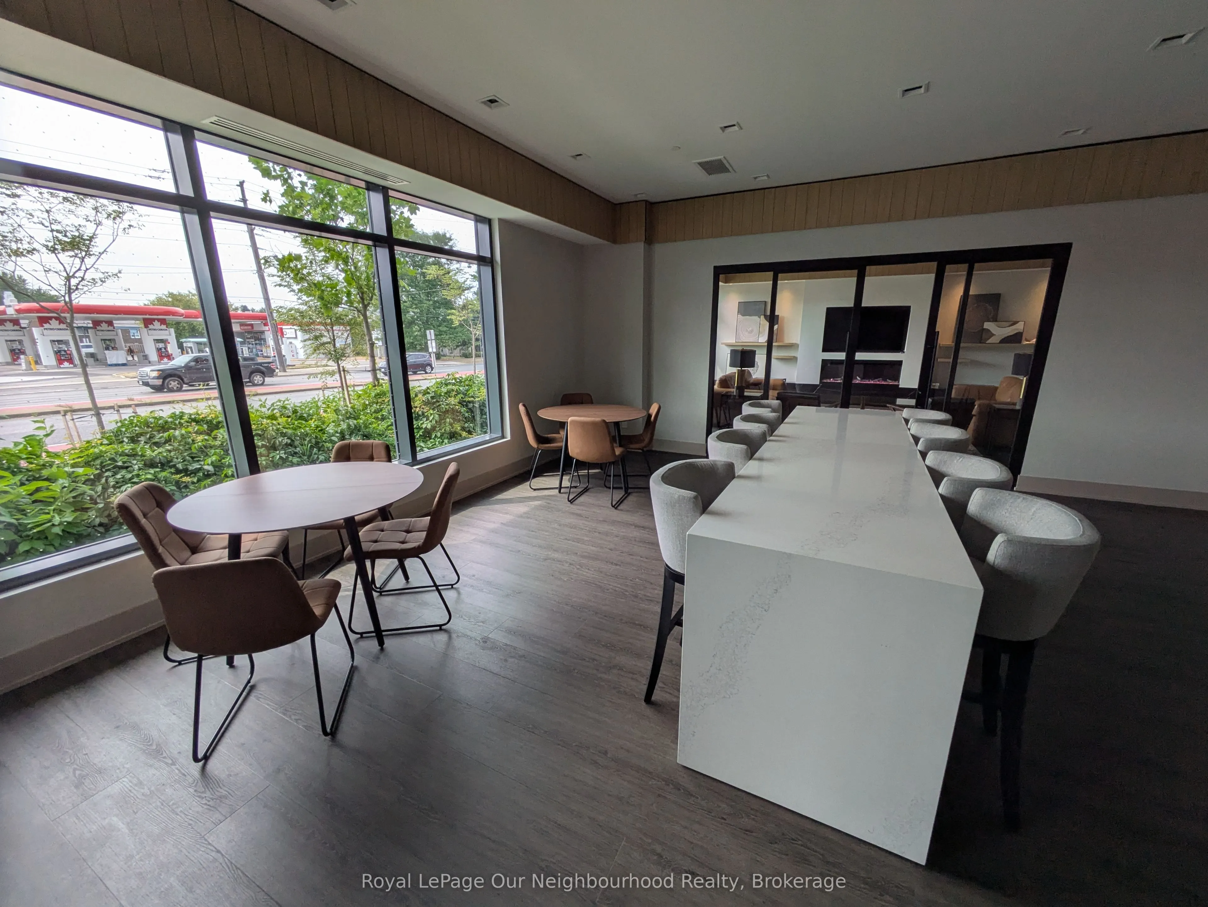 1350 Ellesmere Road, #211