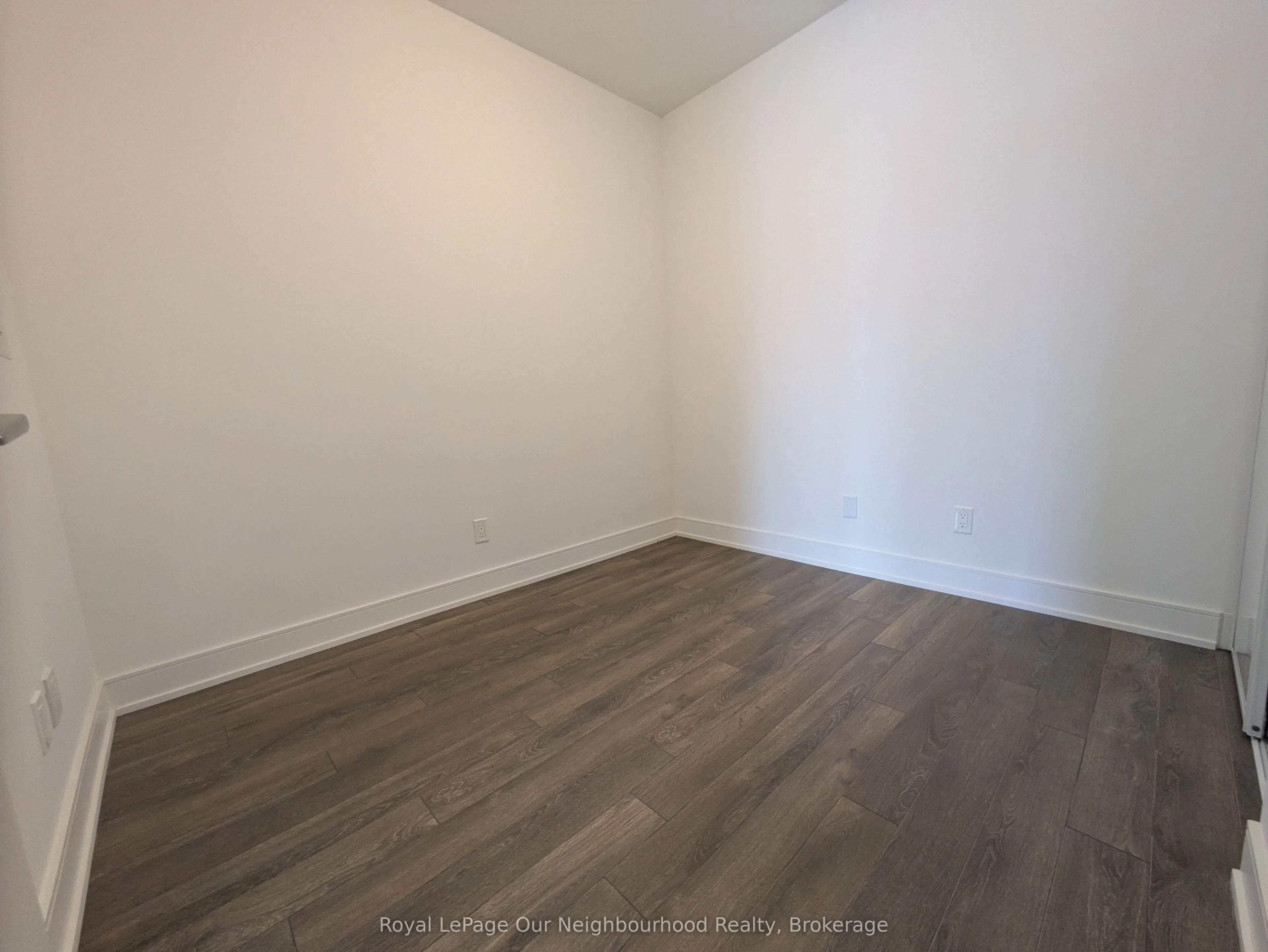 1350 Ellesmere Road, #211