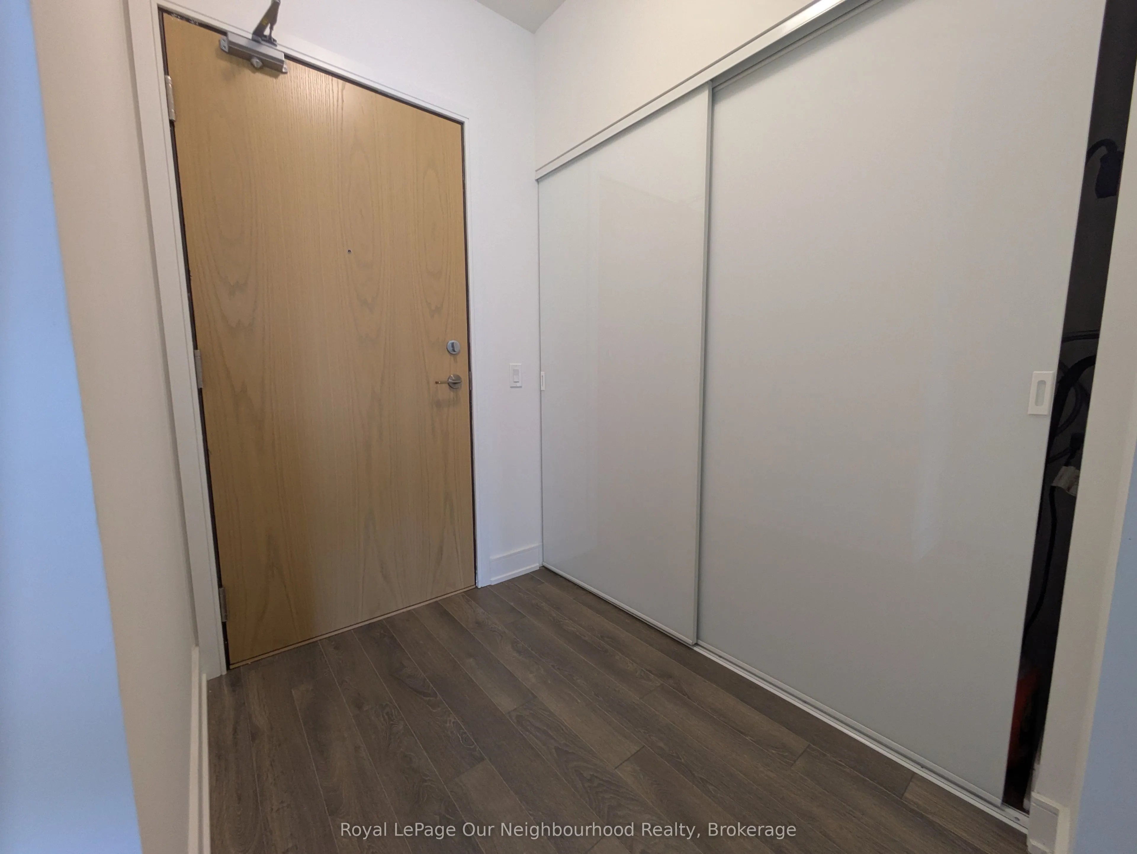 1350 Ellesmere Road, #211