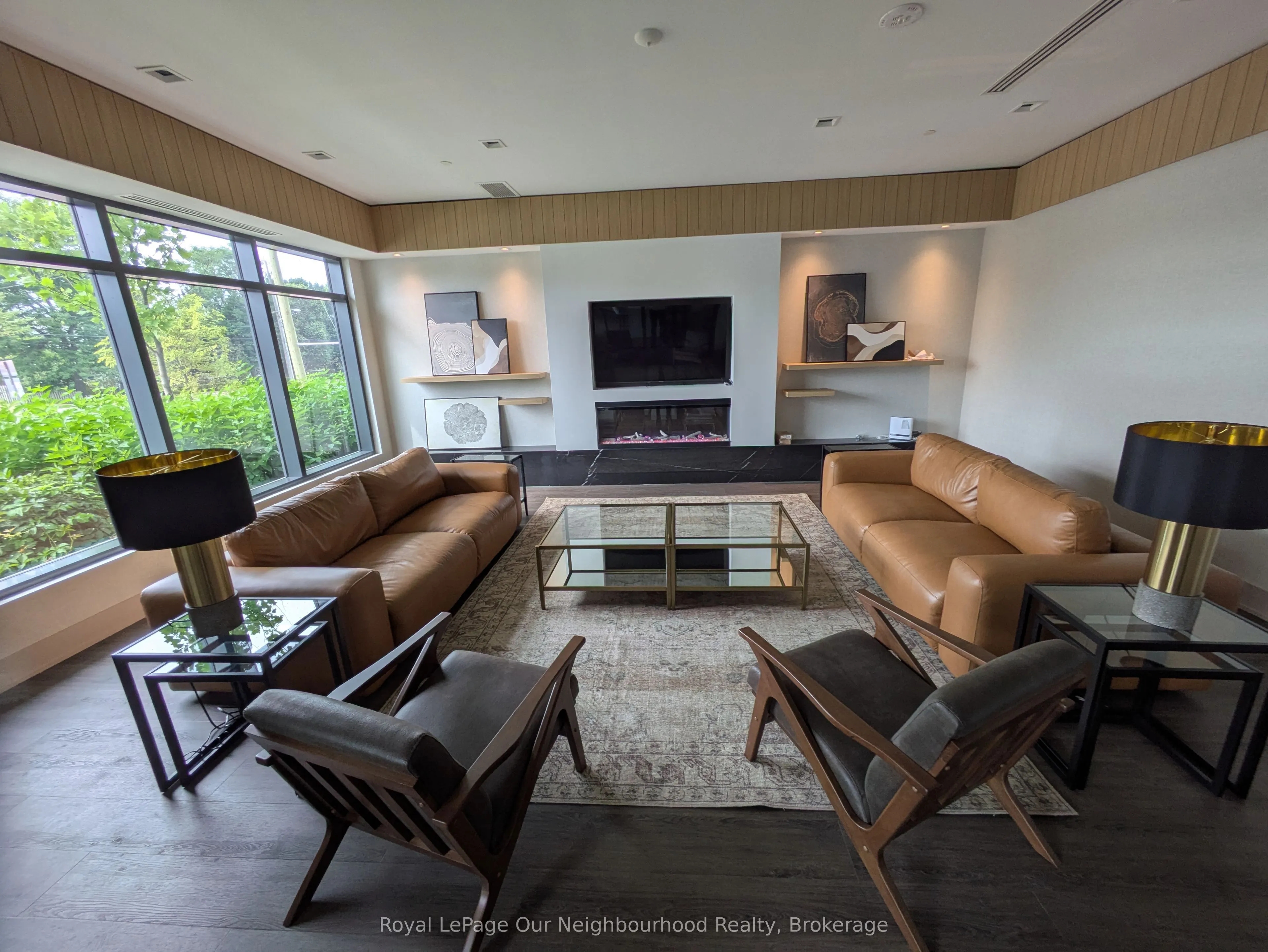 1350 Ellesmere Road, #211