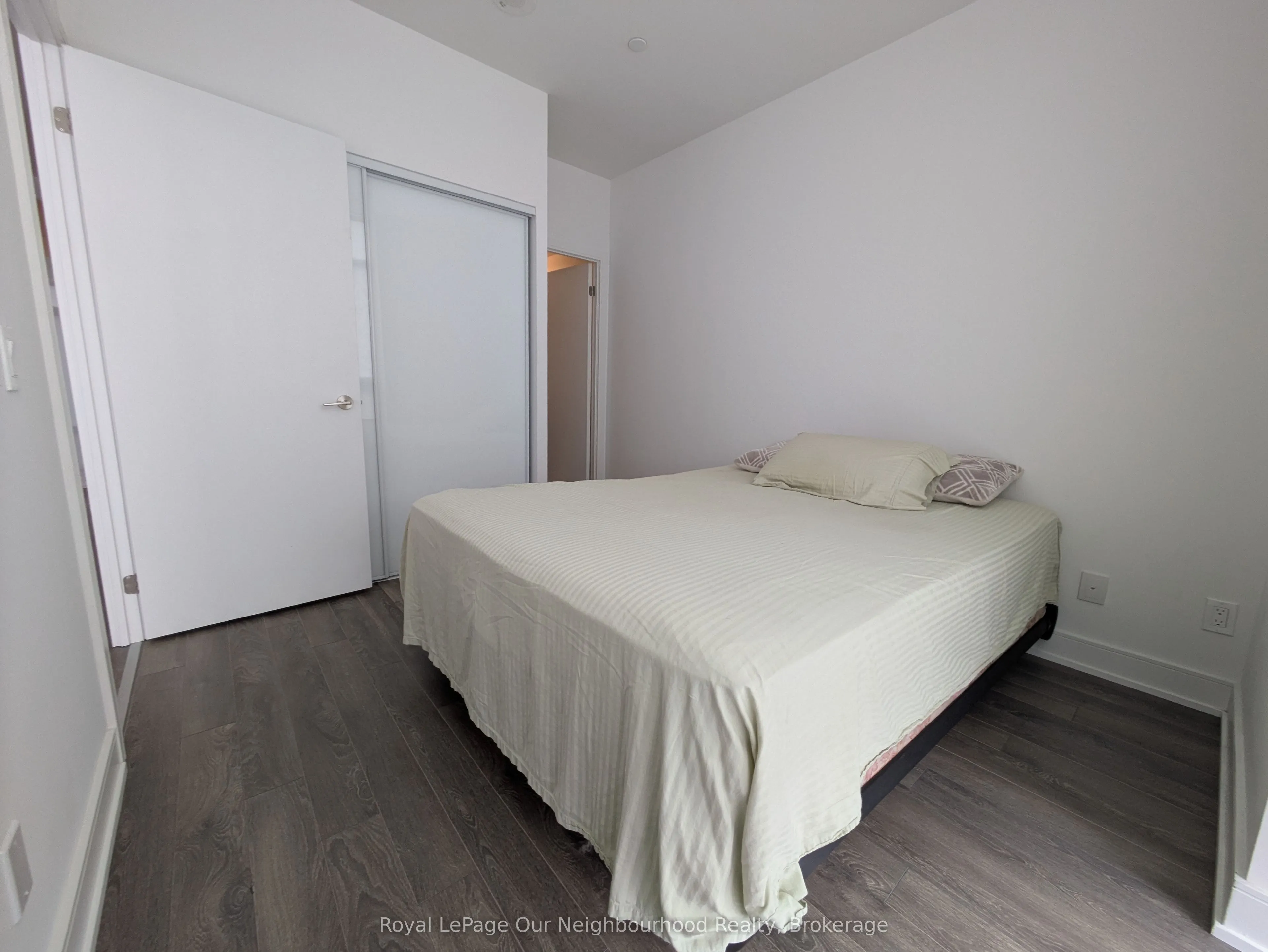 1350 Ellesmere Road, #211