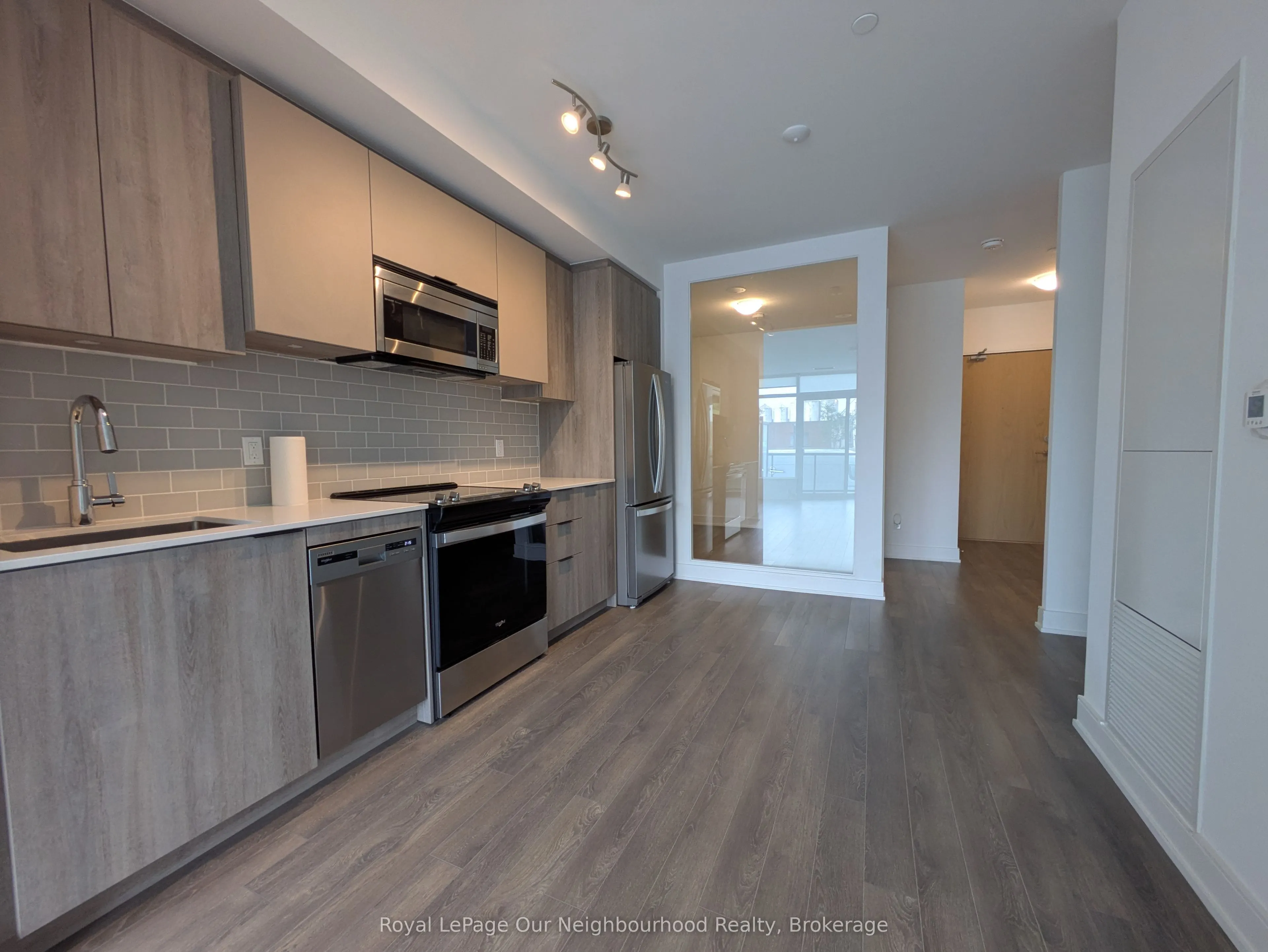 1350 Ellesmere Road, #211