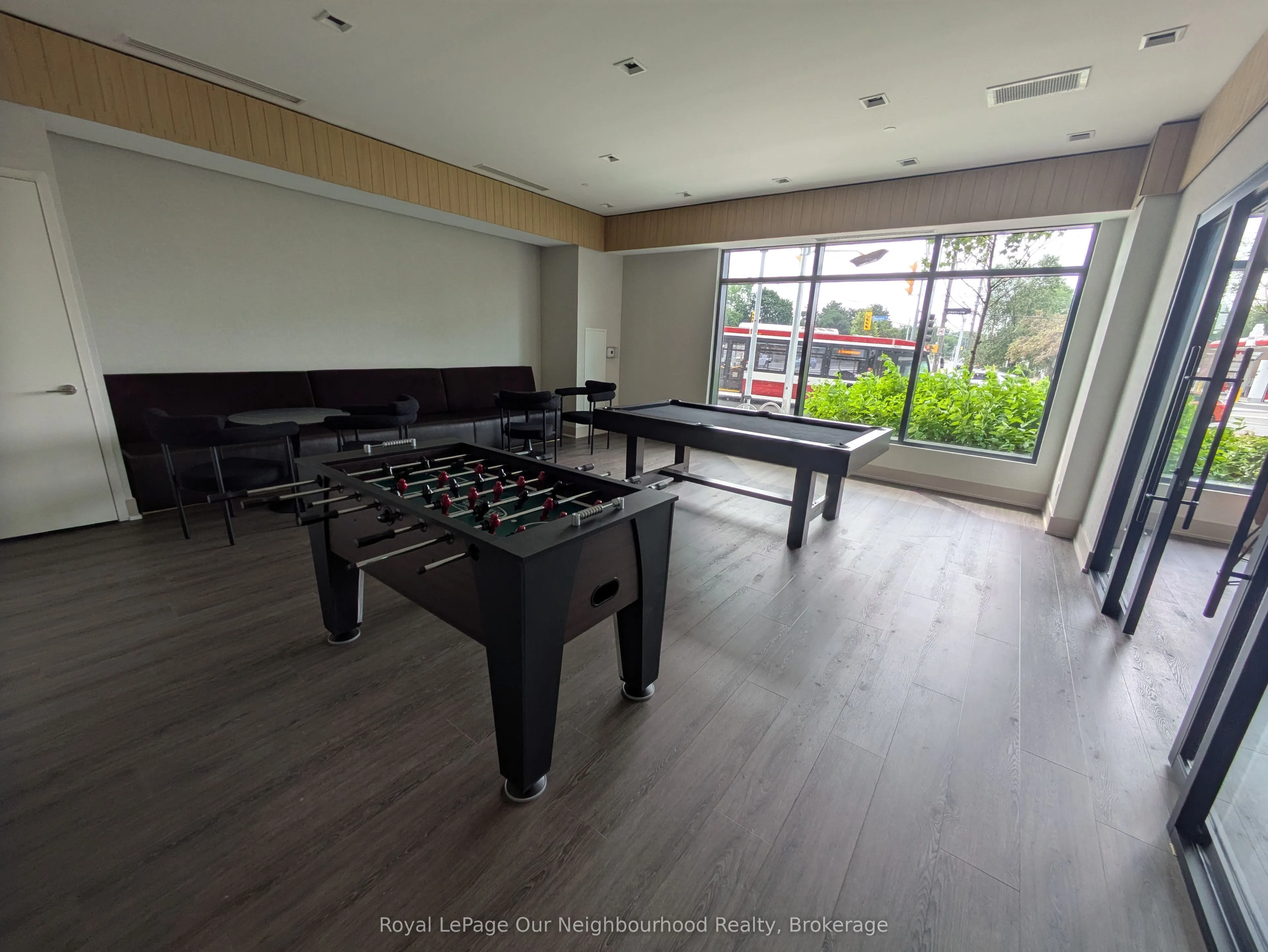 1350 Ellesmere Road, #211