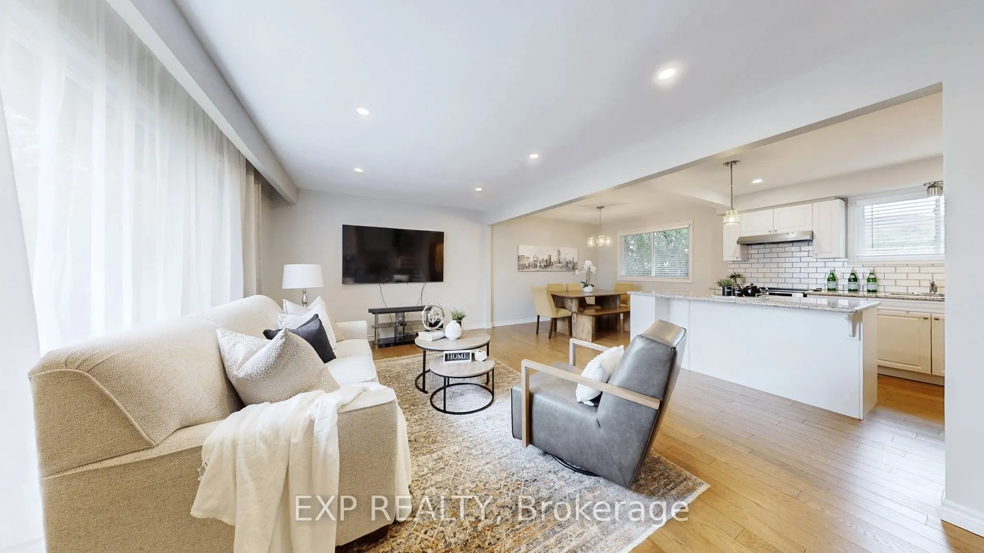 933 Central Park Boulevard N