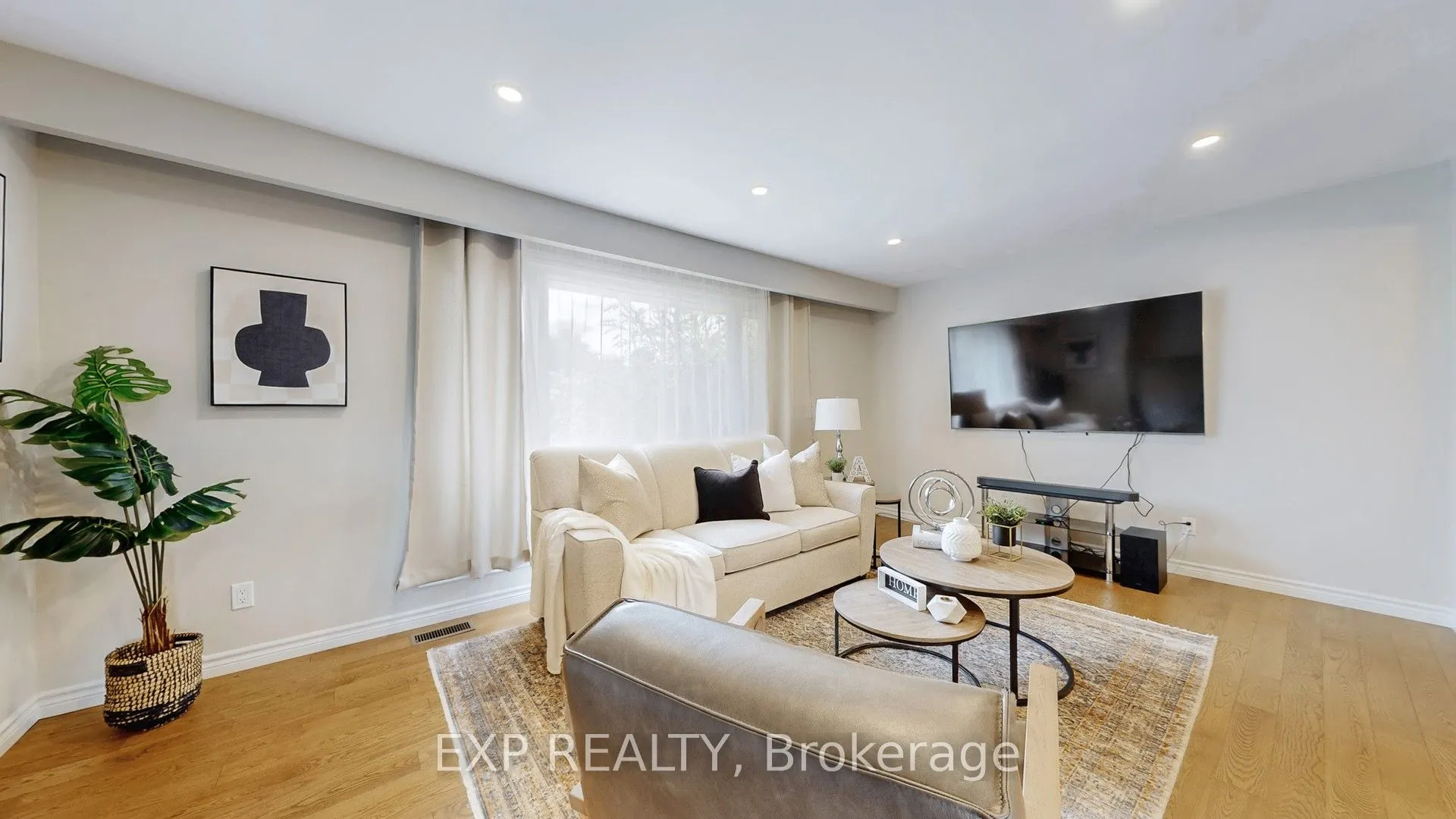 933 Central Park Boulevard N