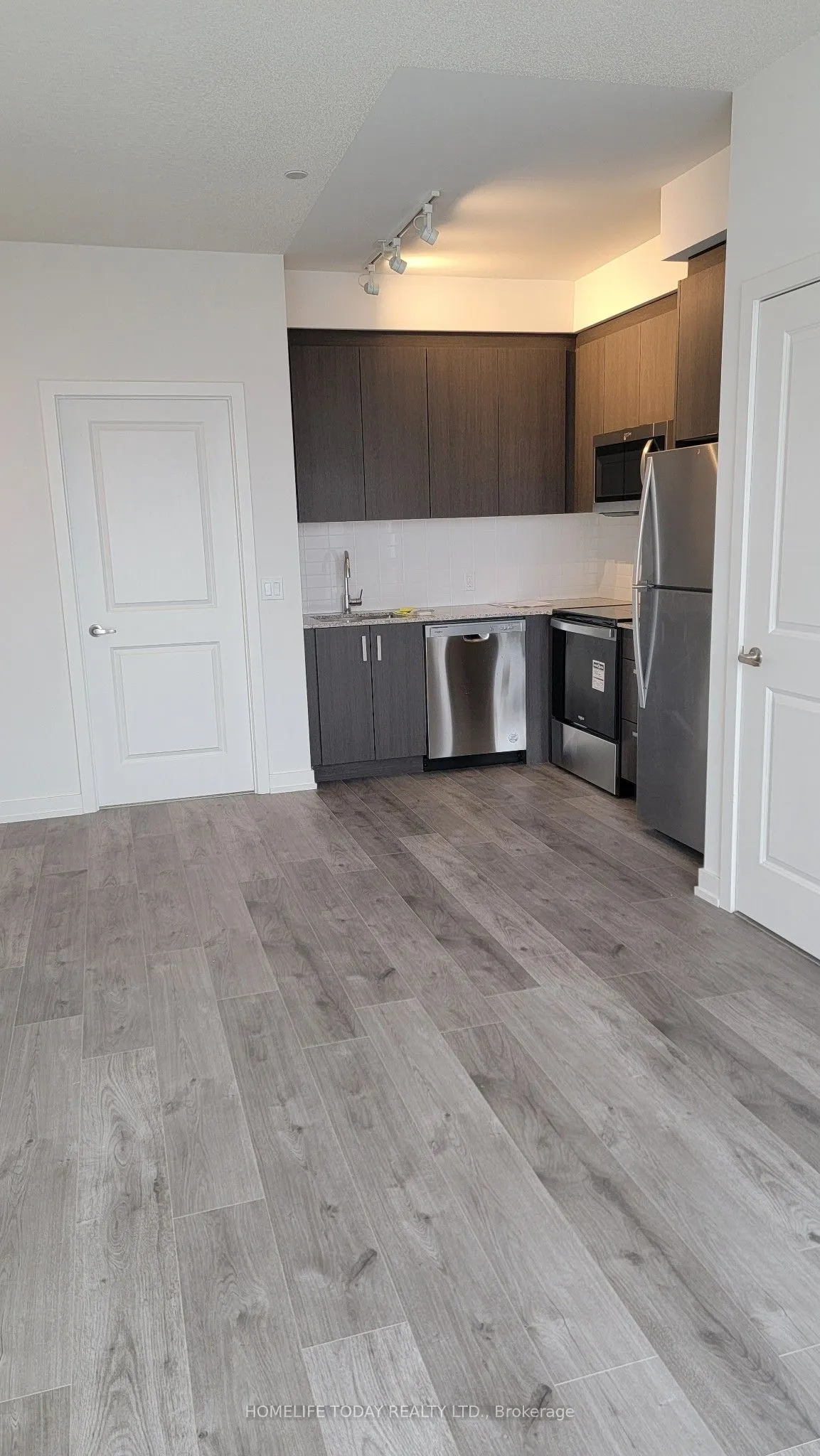 1010 Dundas Street E, #519