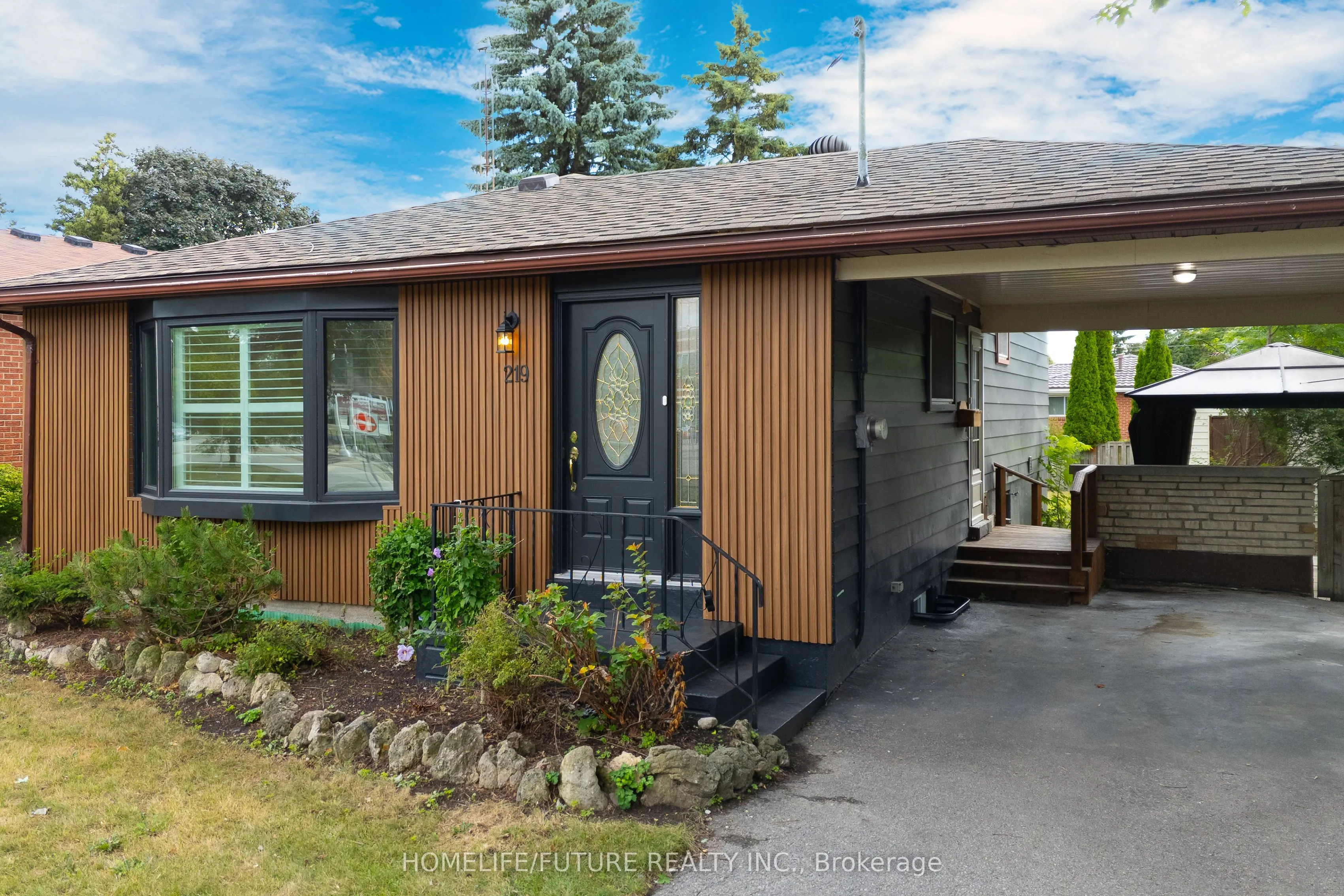 219 Guelph Street