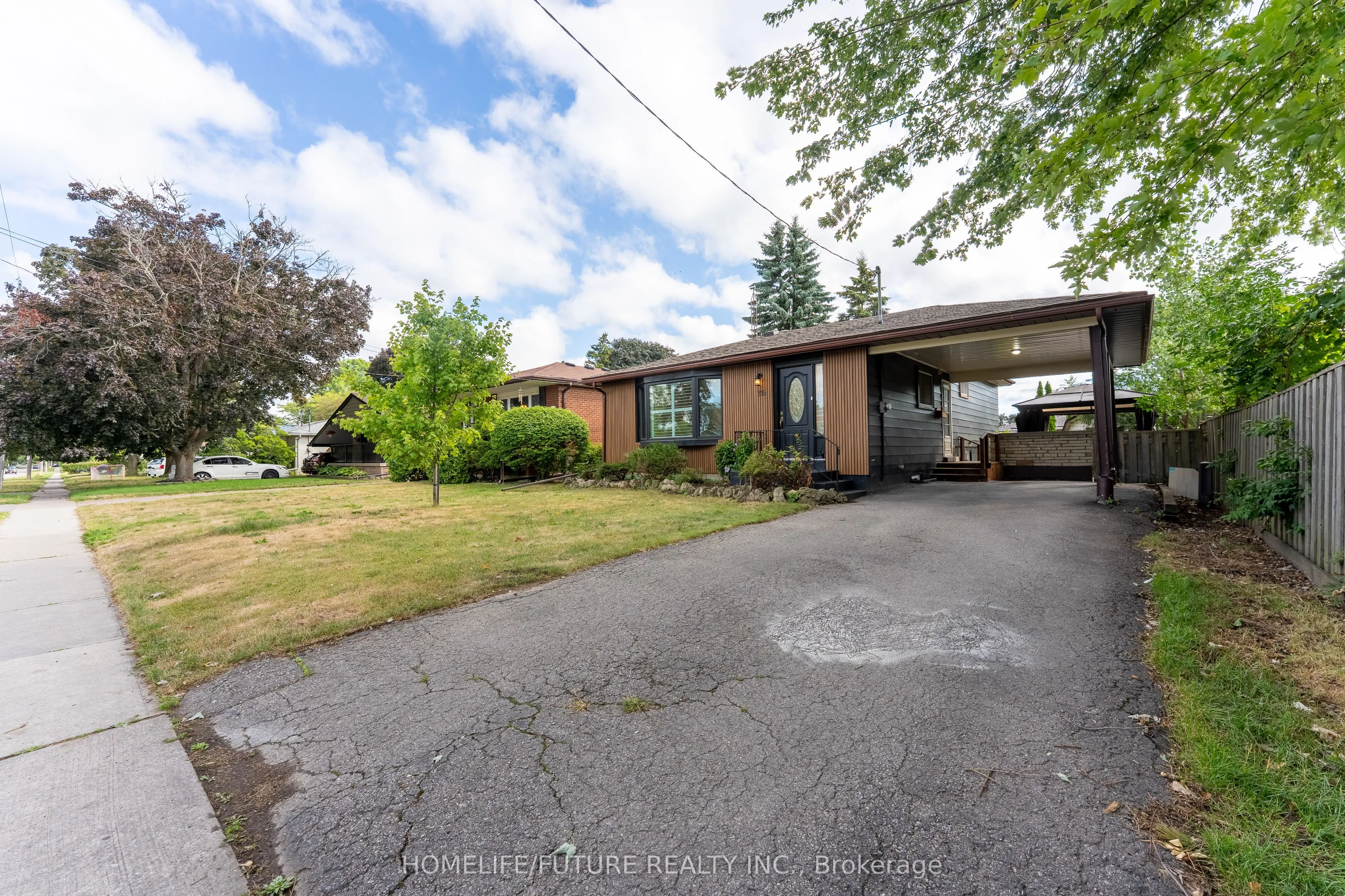 219 Guelph Street