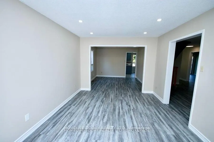 2390 Wildwood Crescent