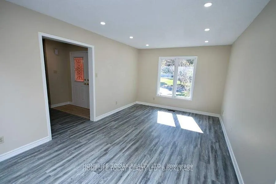 2390 Wildwood Crescent