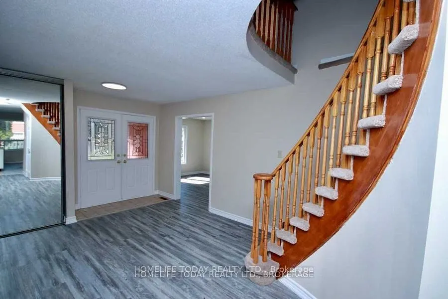 2390 Wildwood Crescent