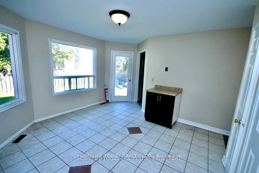 2390 Wildwood Crescent