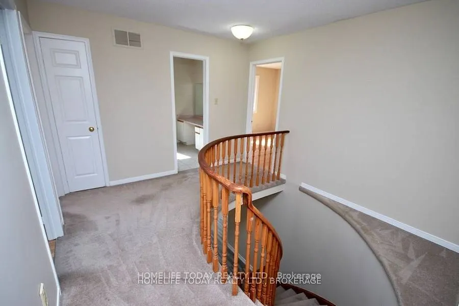 2390 Wildwood Crescent