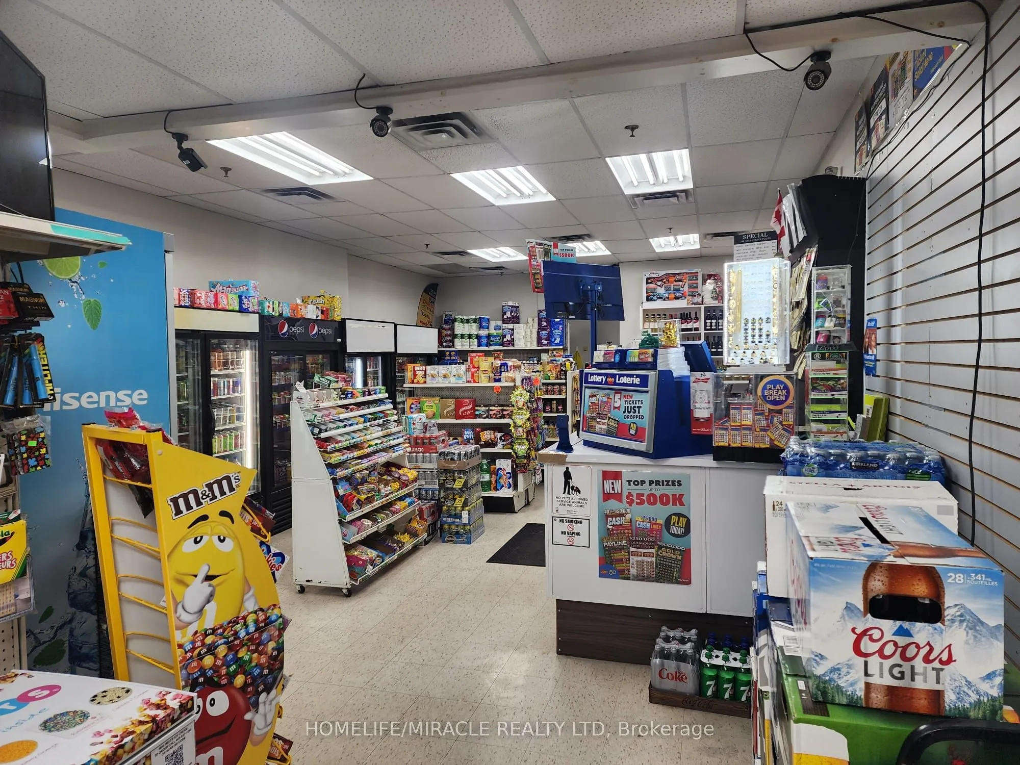 701 Rossland Road E, #11