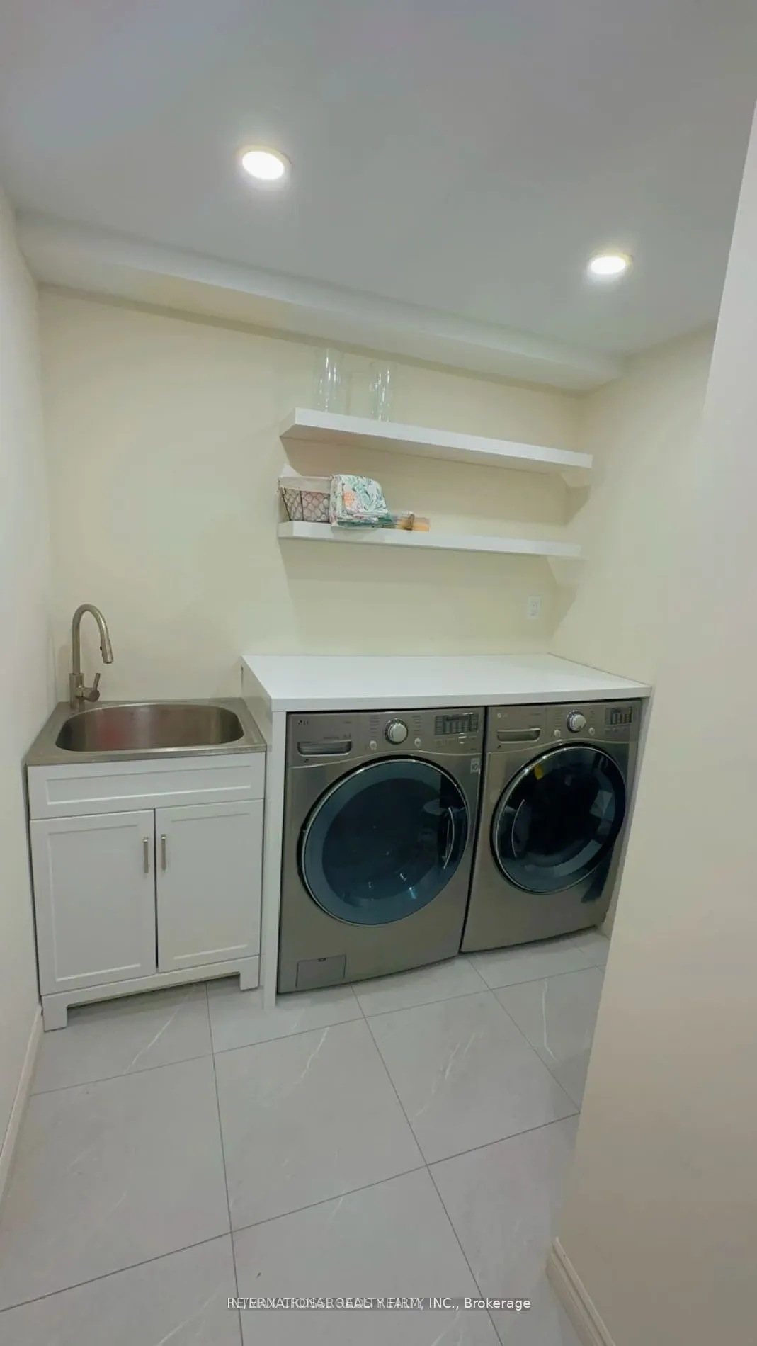 221 Ormond Drive, #22