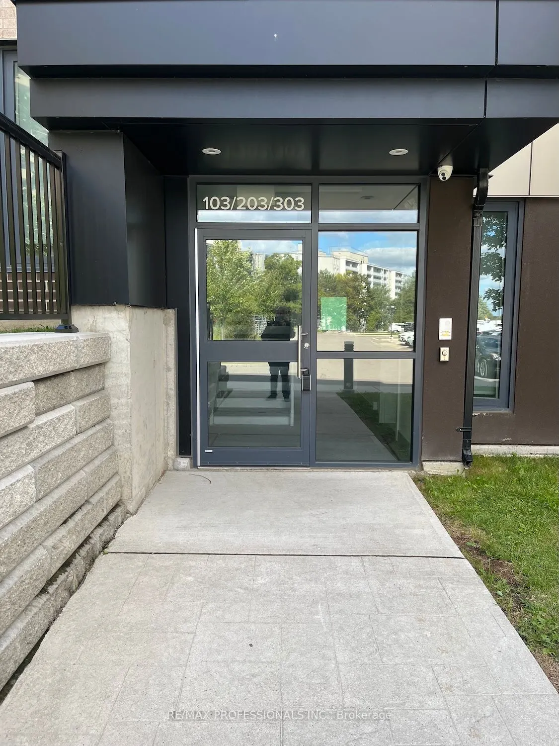 37 Antrim Crescent, #301