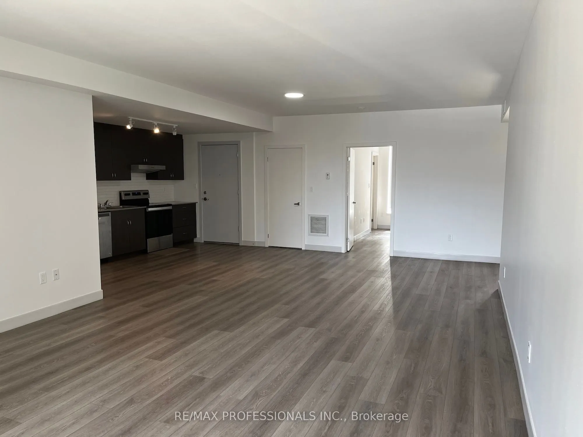 37 Antrim Crescent, #301