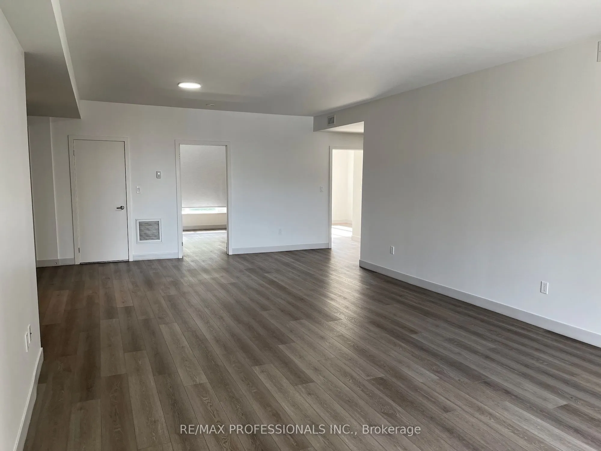 37 Antrim Crescent, #301