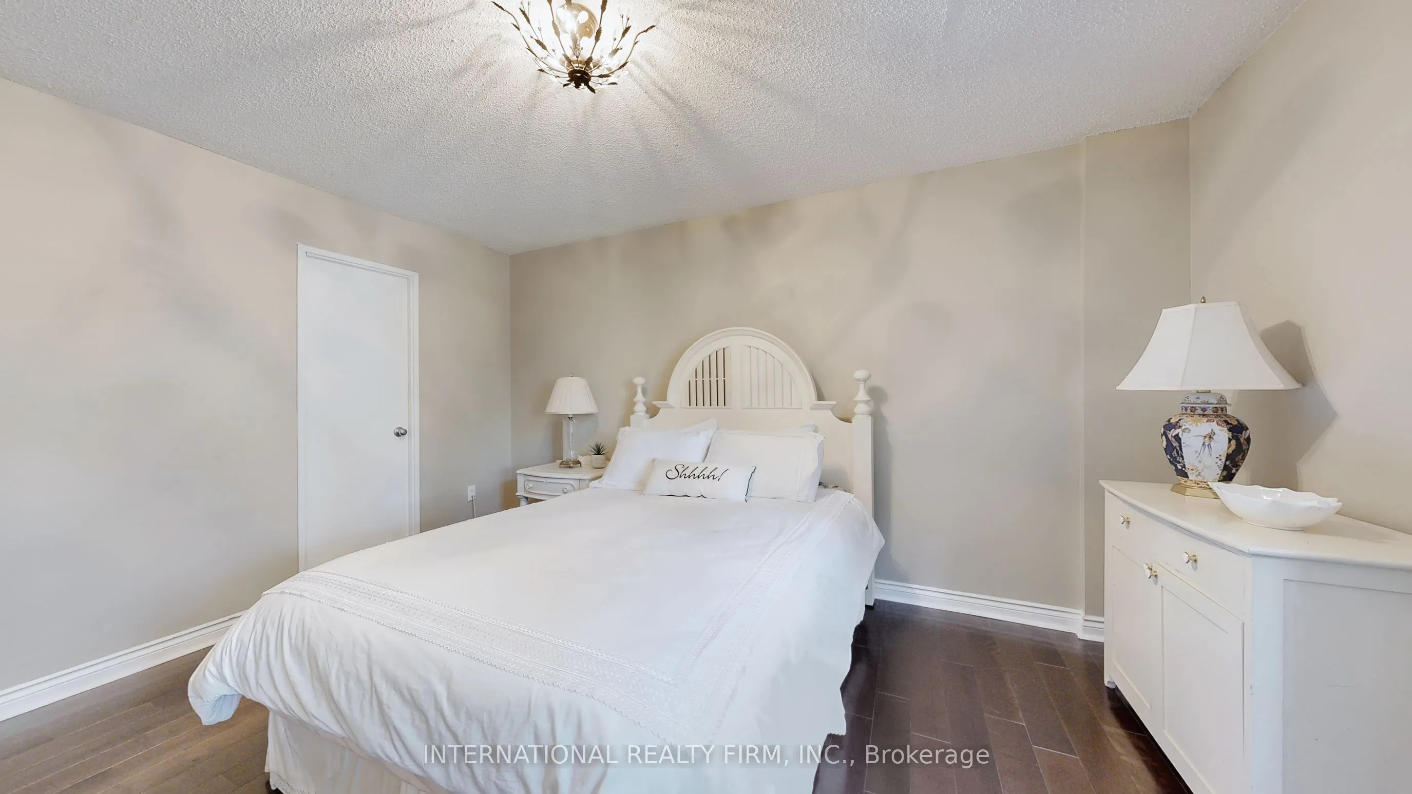 1200 Bridletowne Circle, #404