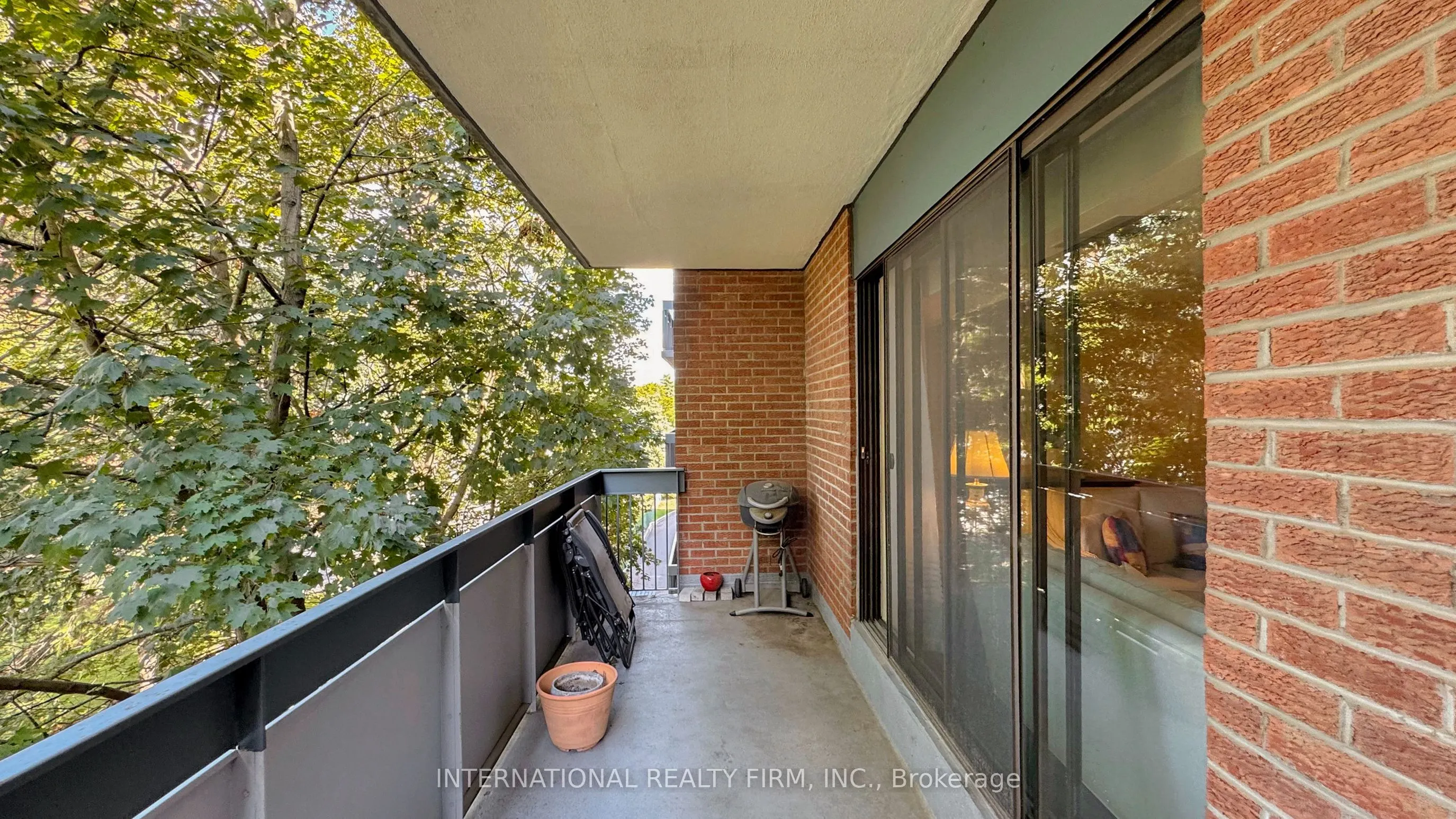 1200 Bridletowne Circle, #404