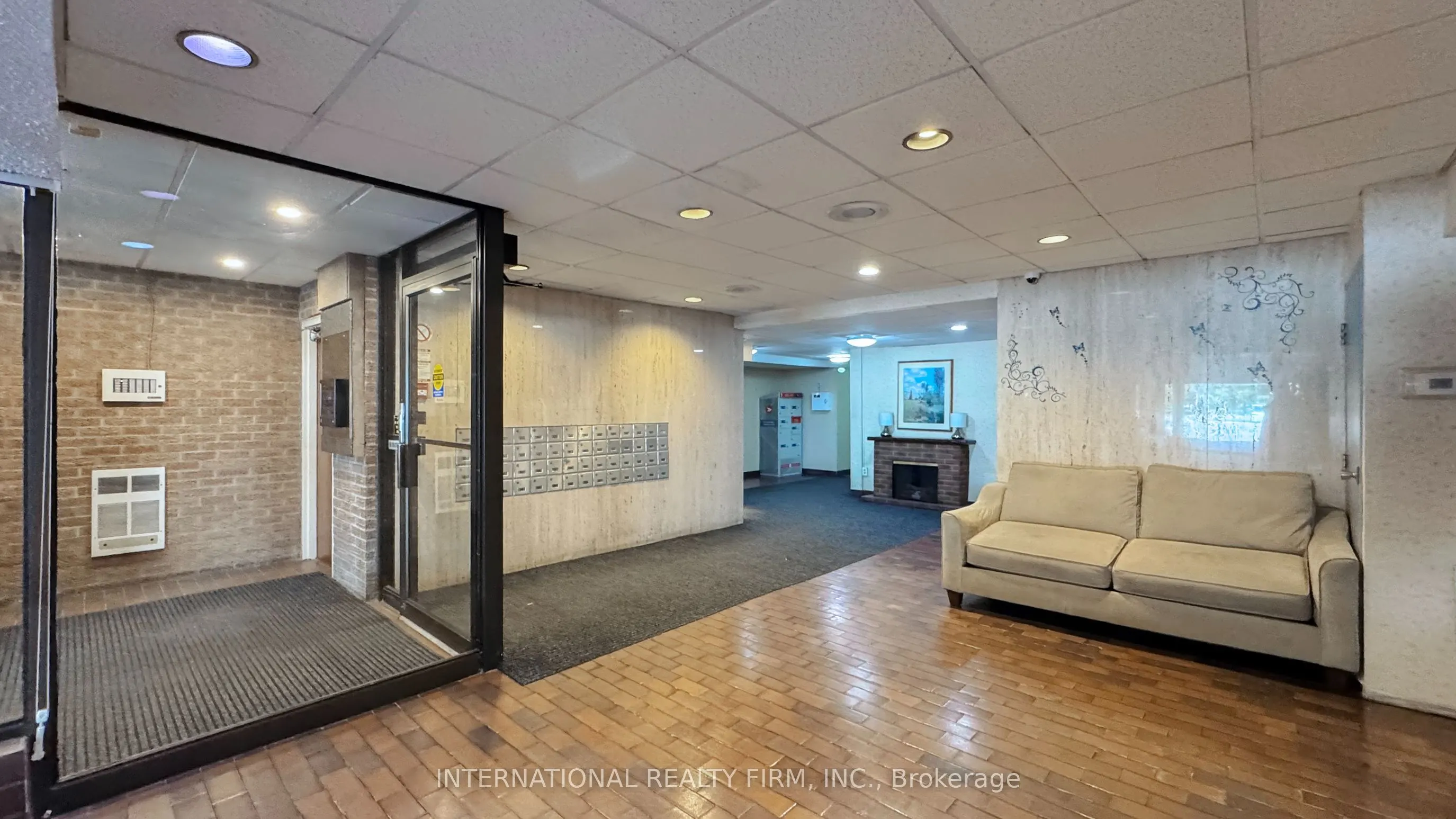 1200 Bridletowne Circle, #404