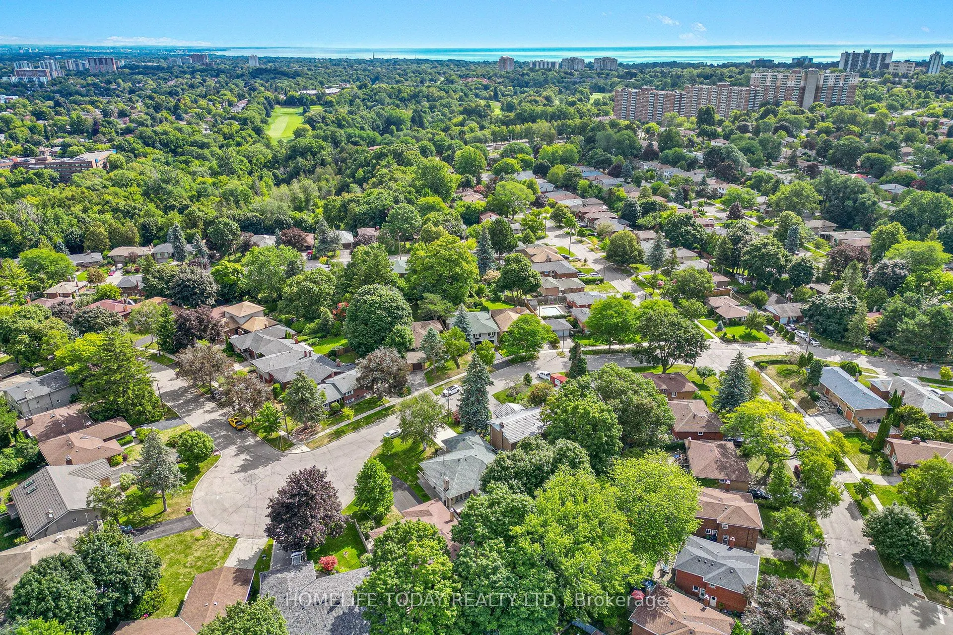 5 Landfair Crescent