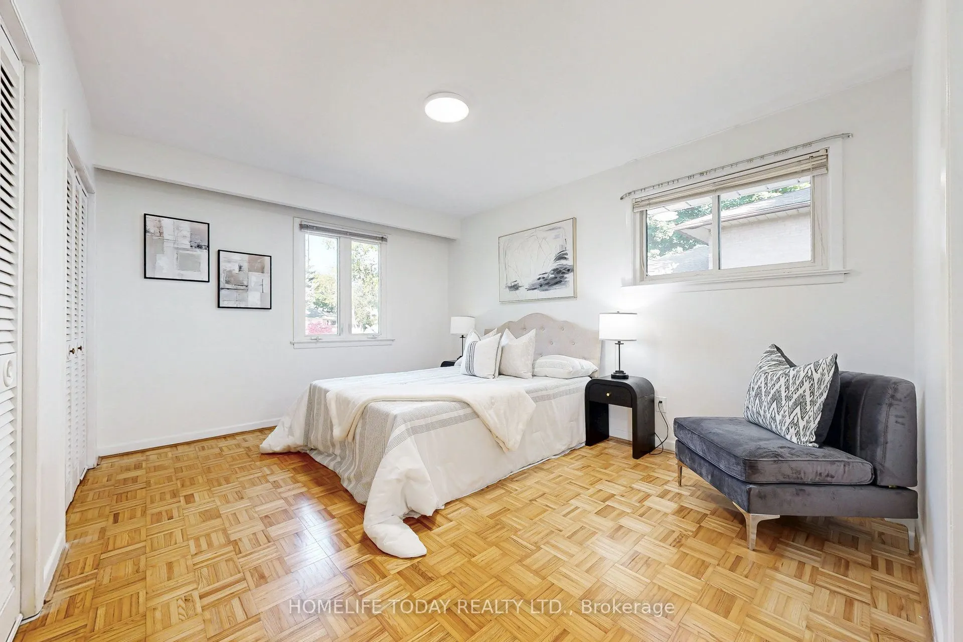 5 Landfair Crescent