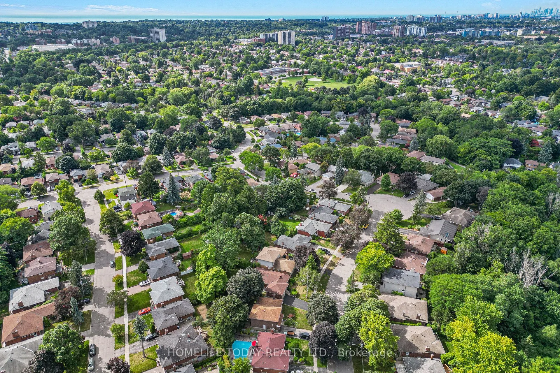 5 Landfair Crescent