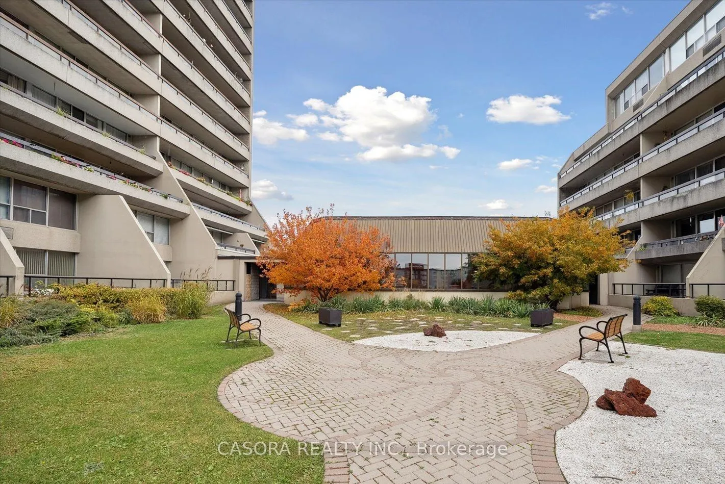55 William Street E, #401