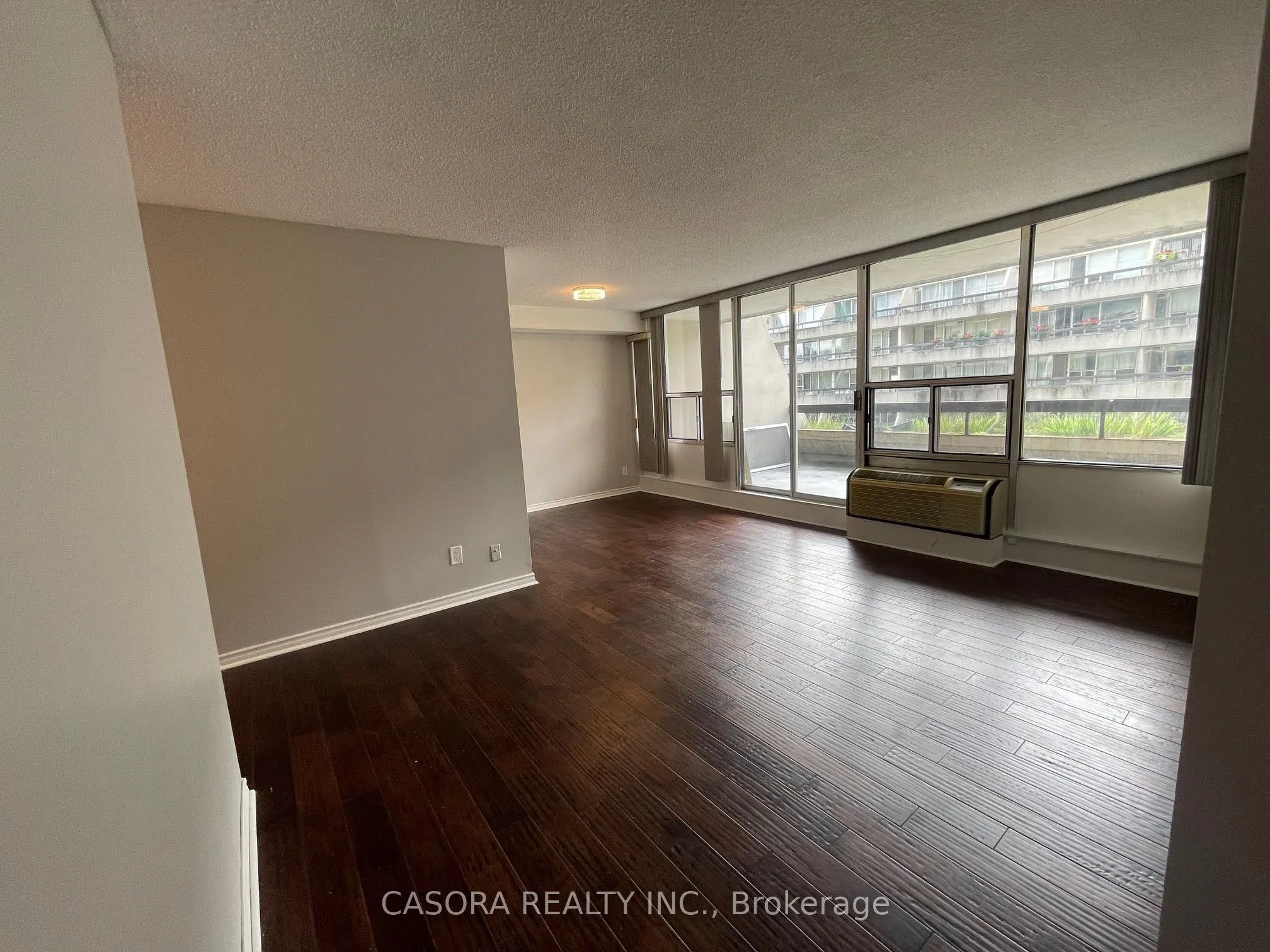 55 William Street E, #401